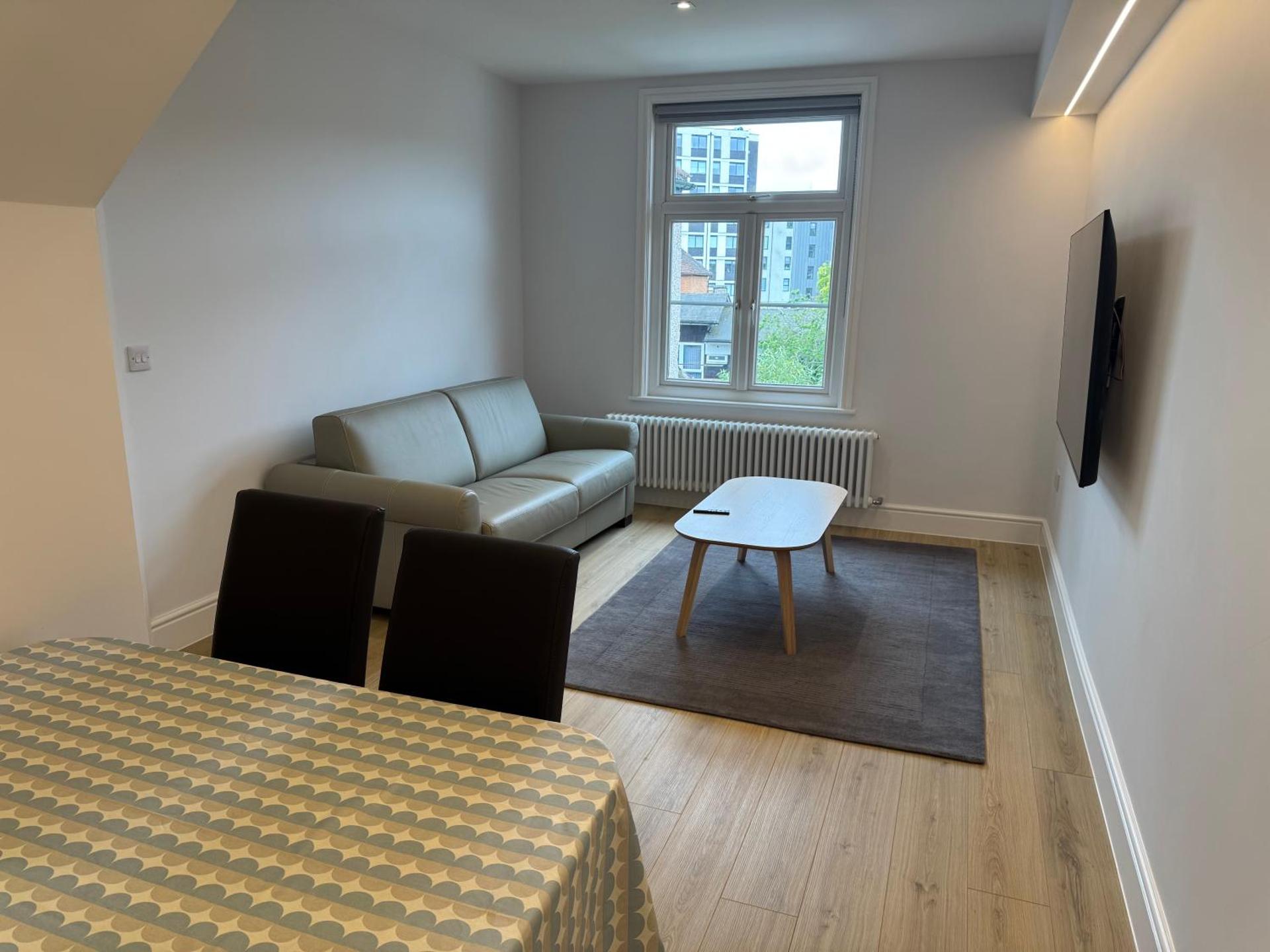 Brentwood Hotel & Apartments