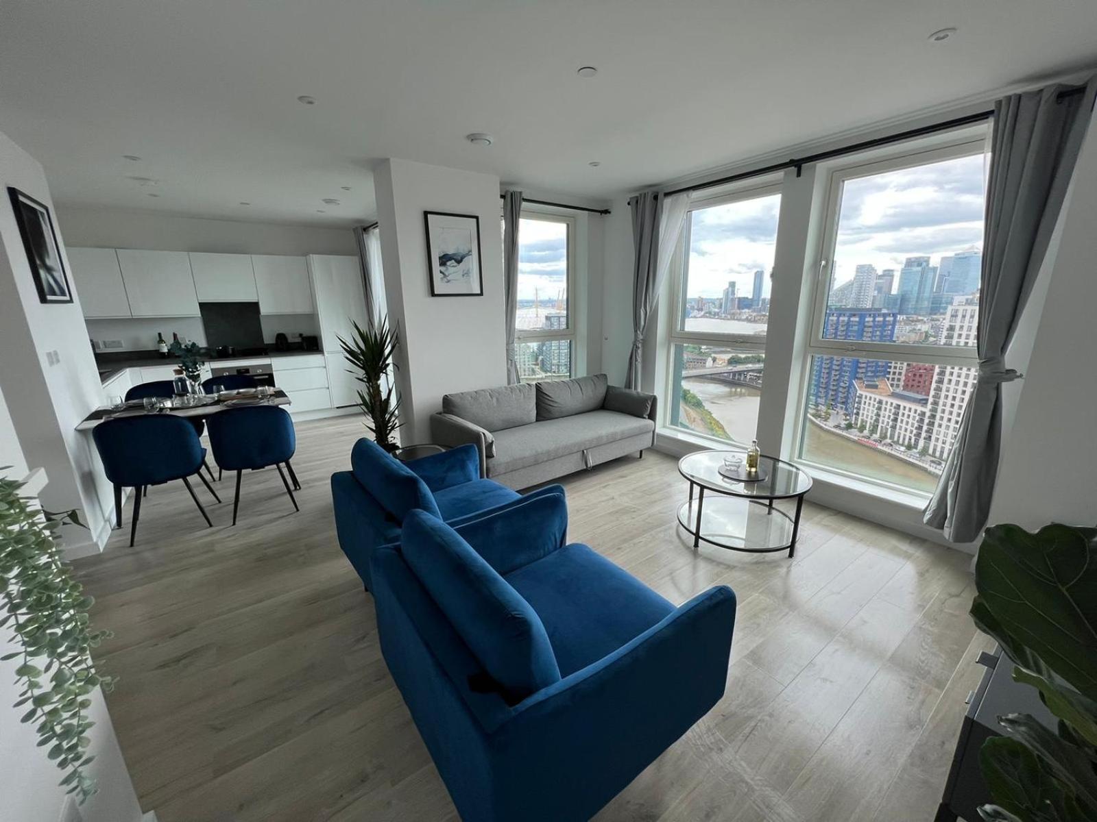 Luxe Penthouse with Free Parking