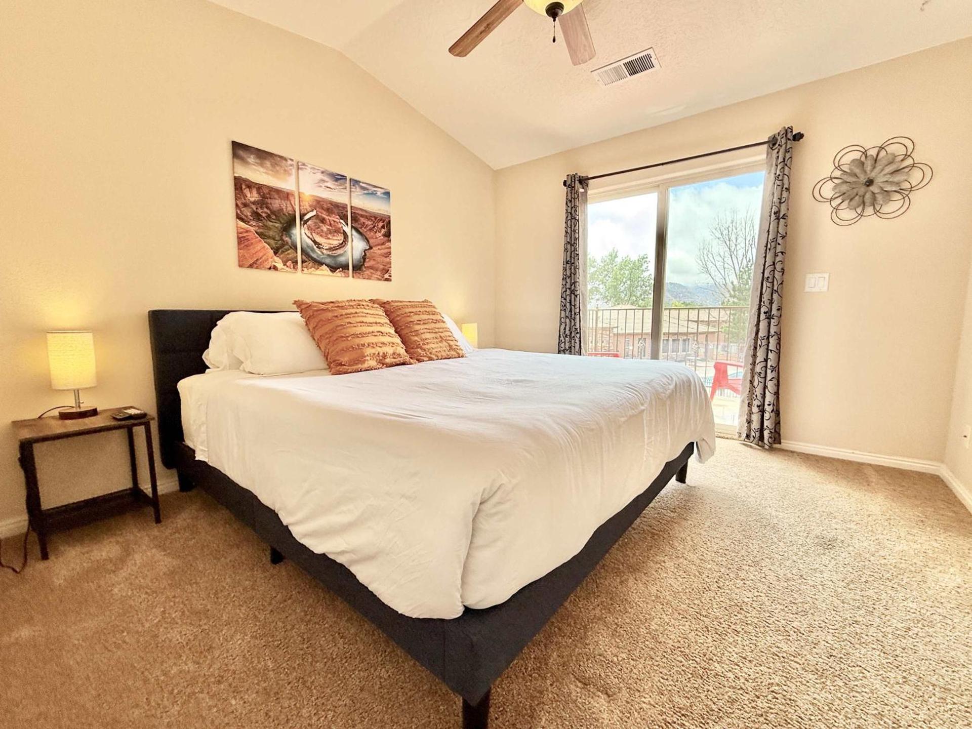 Kasa Kanab Modern Townhome Pet Friendly