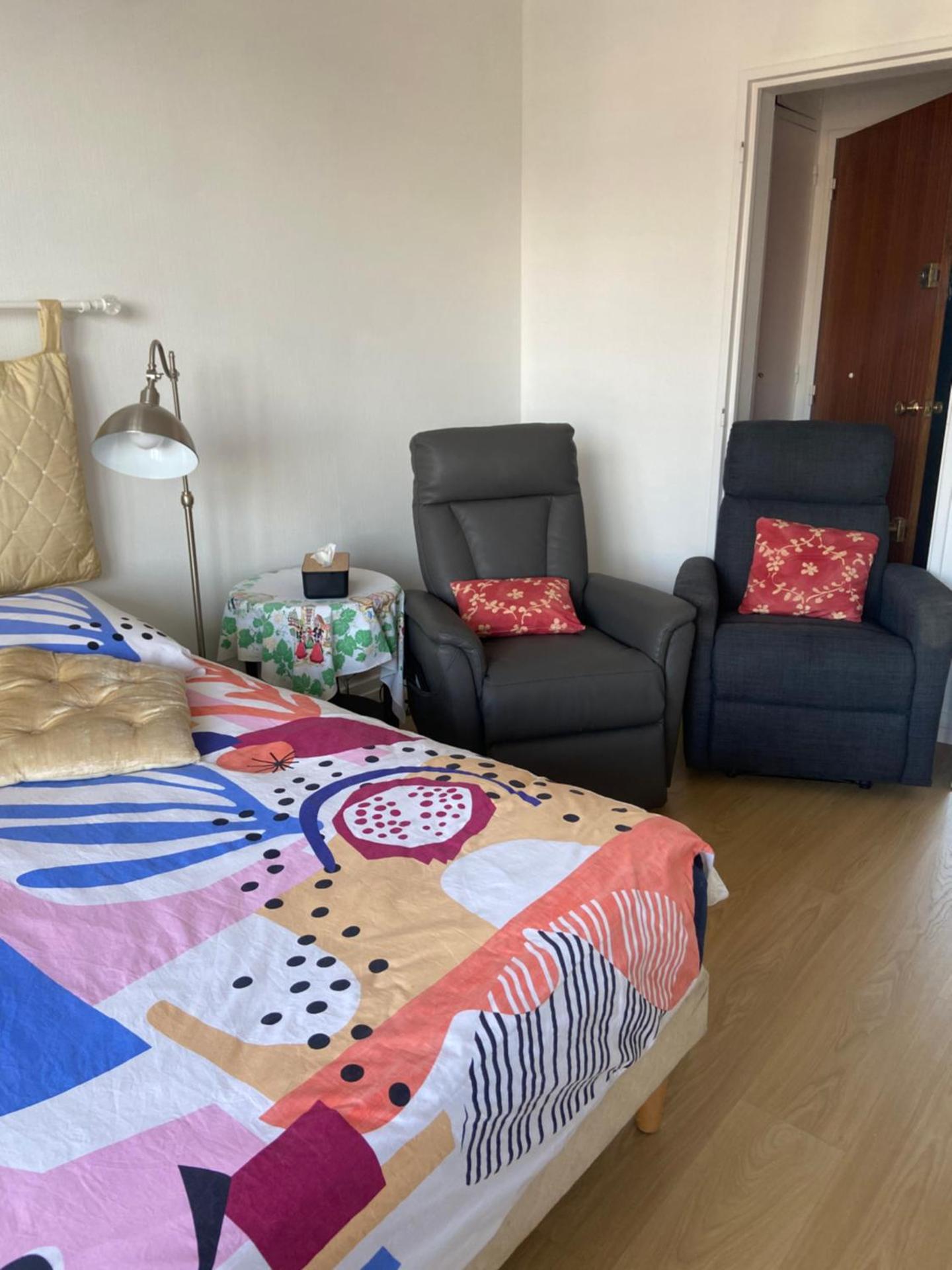 Joli studio avec balcon