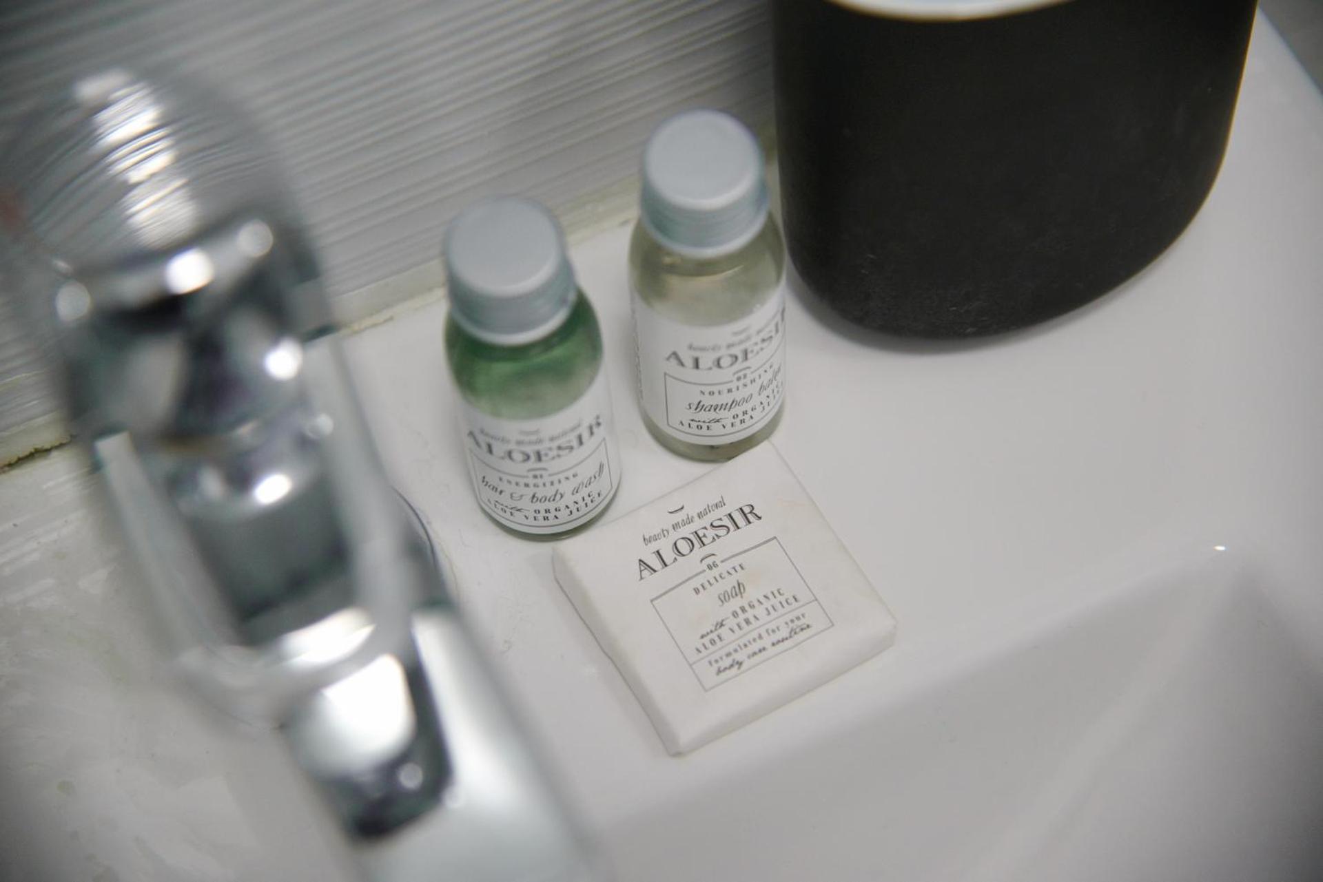 La Bonne Mère plein cœur du vieux port