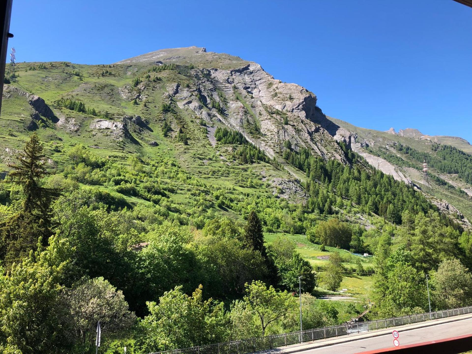 GuestHost - Charming Alpine Studio Flat - La Thuile