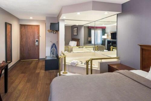 Superior King Room - Non-Smoking