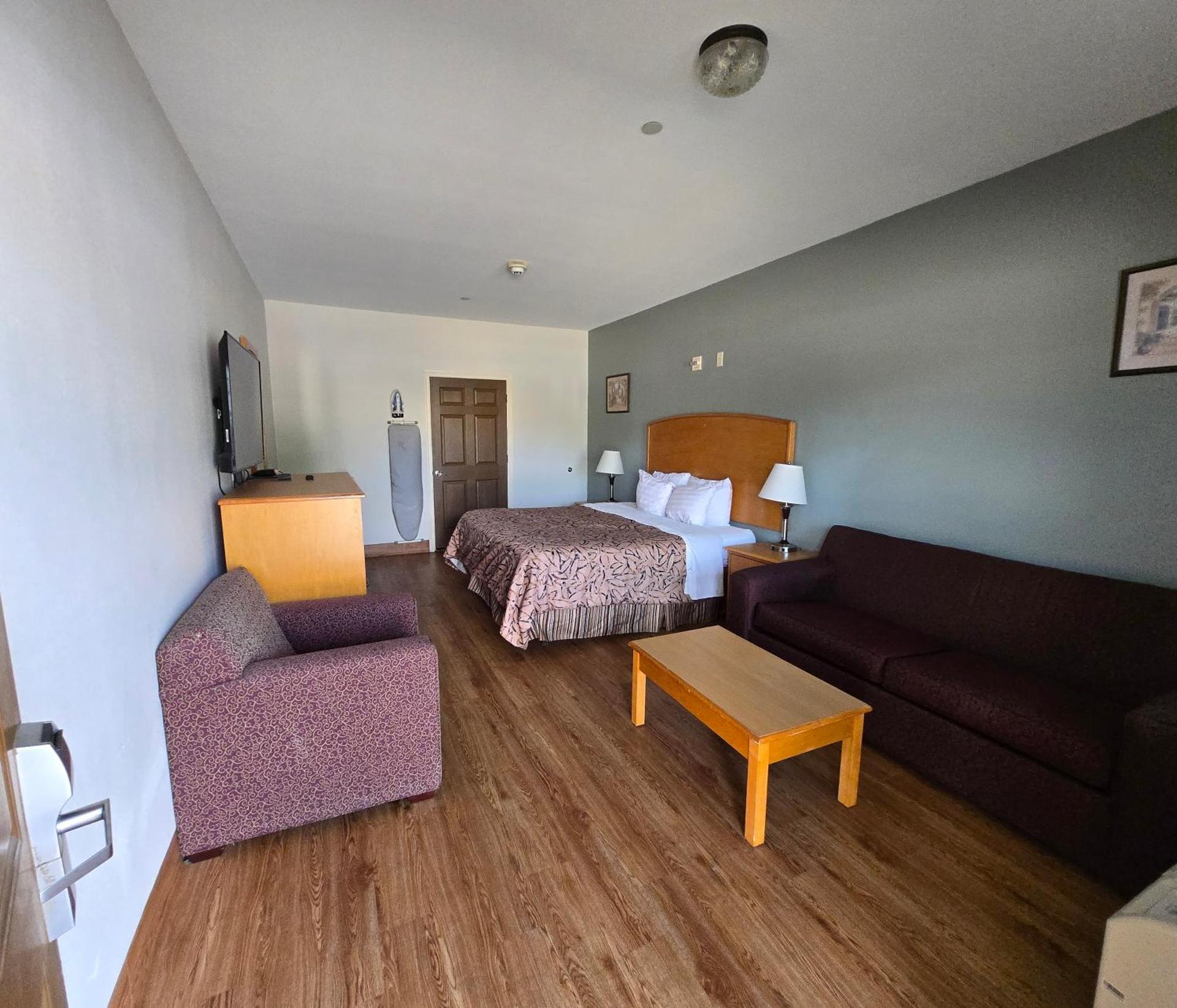 Whitesboro Inn & Suites