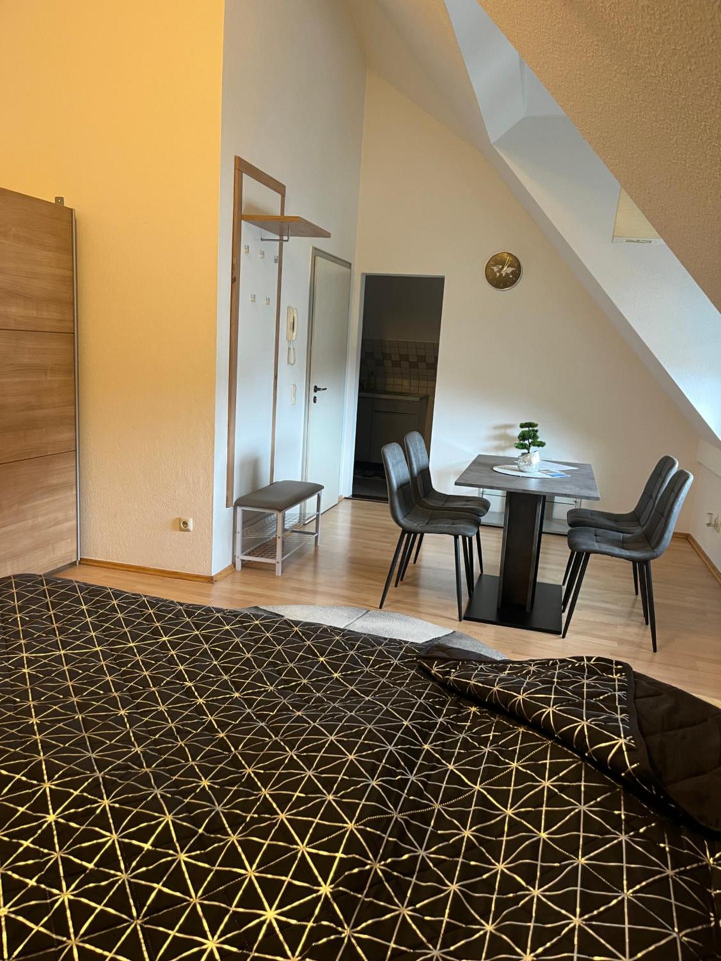 Zimmer zum vermieten direkt an der Donau und am Schloss