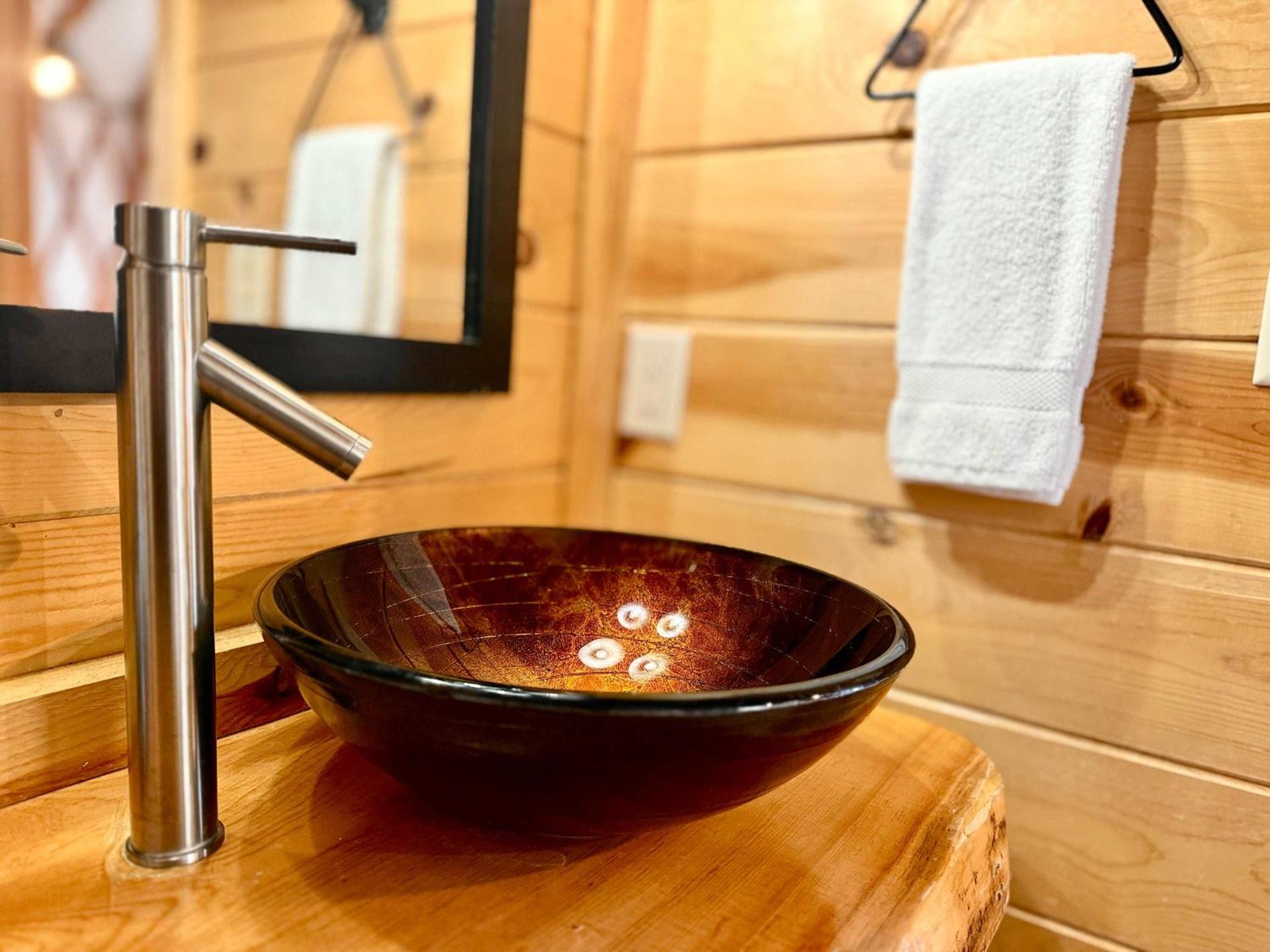 Yurt Overlook #8 with AC and Private Bath King Suite