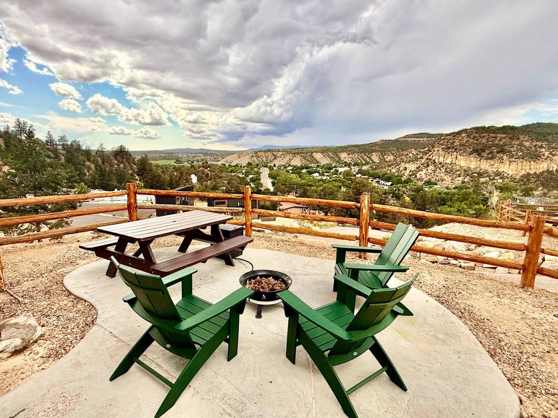 Yurt Overlook #8 with AC and Private Bath King Suite