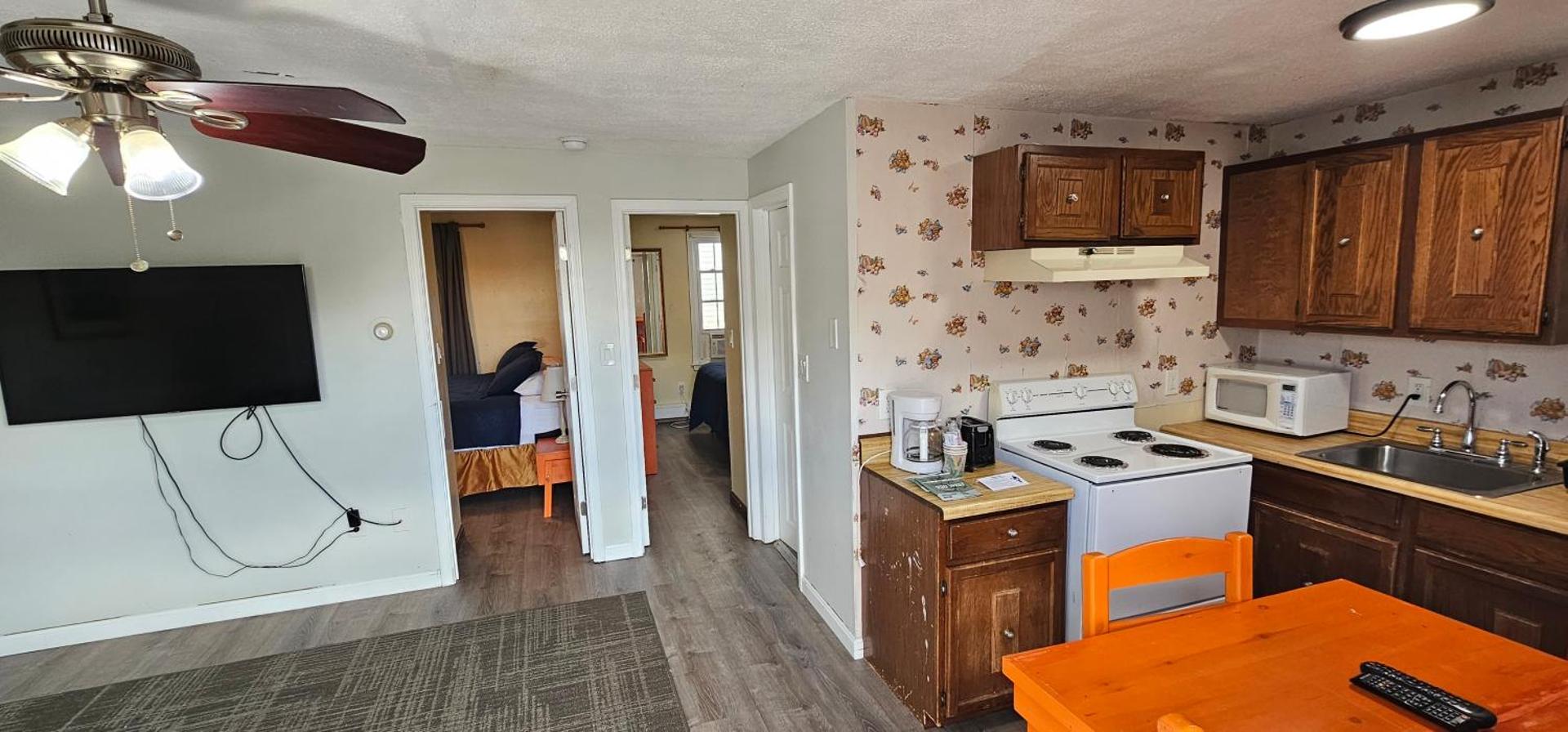 Communal lounge/ TV room