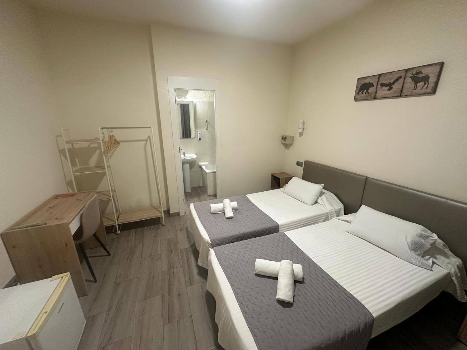 Hostal Balmes Centro