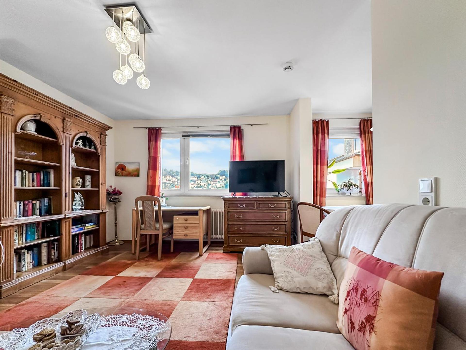 Communal lounge/ TV room