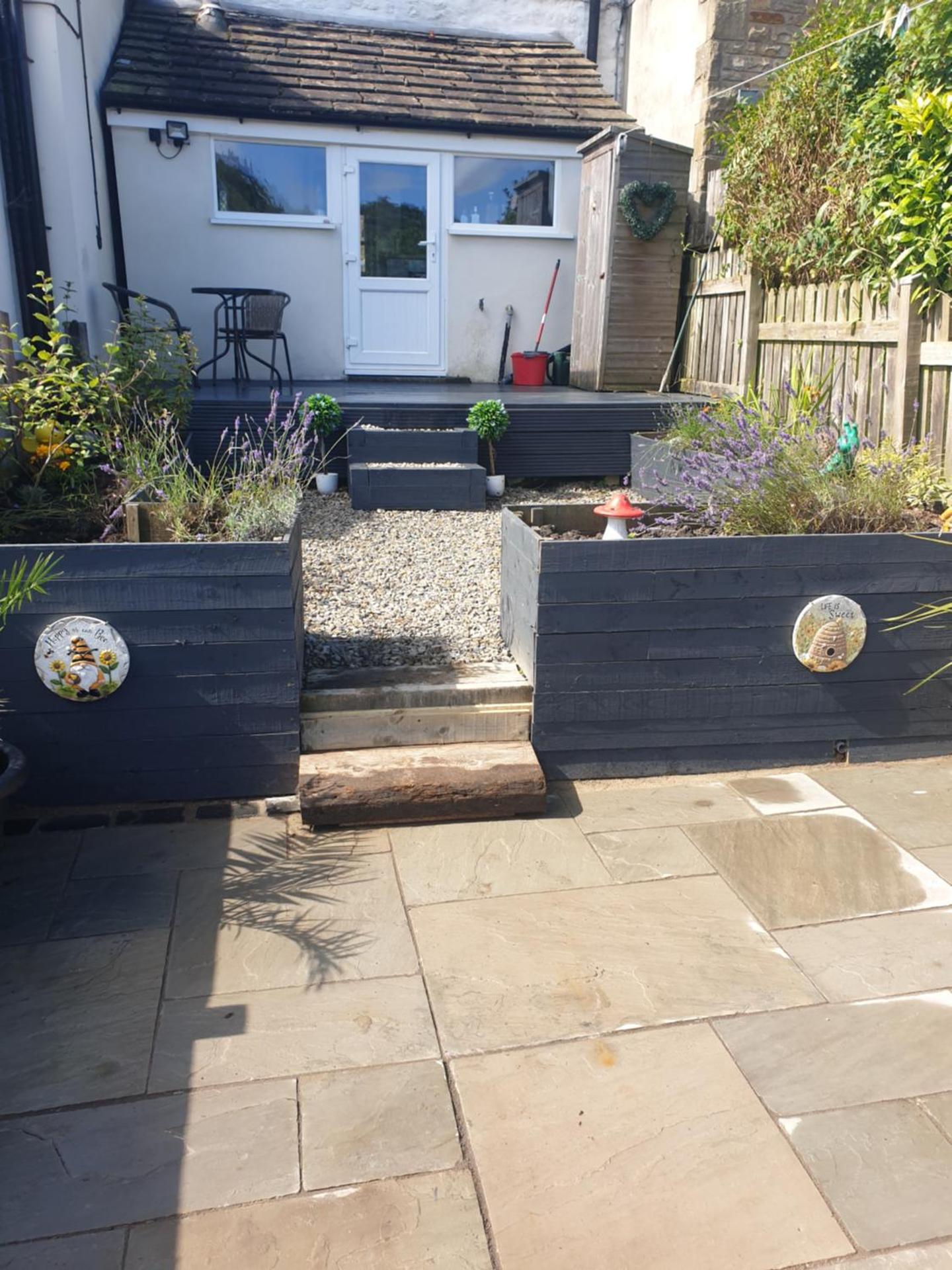 Bumblebee Cottage nestled in stunning countryside.