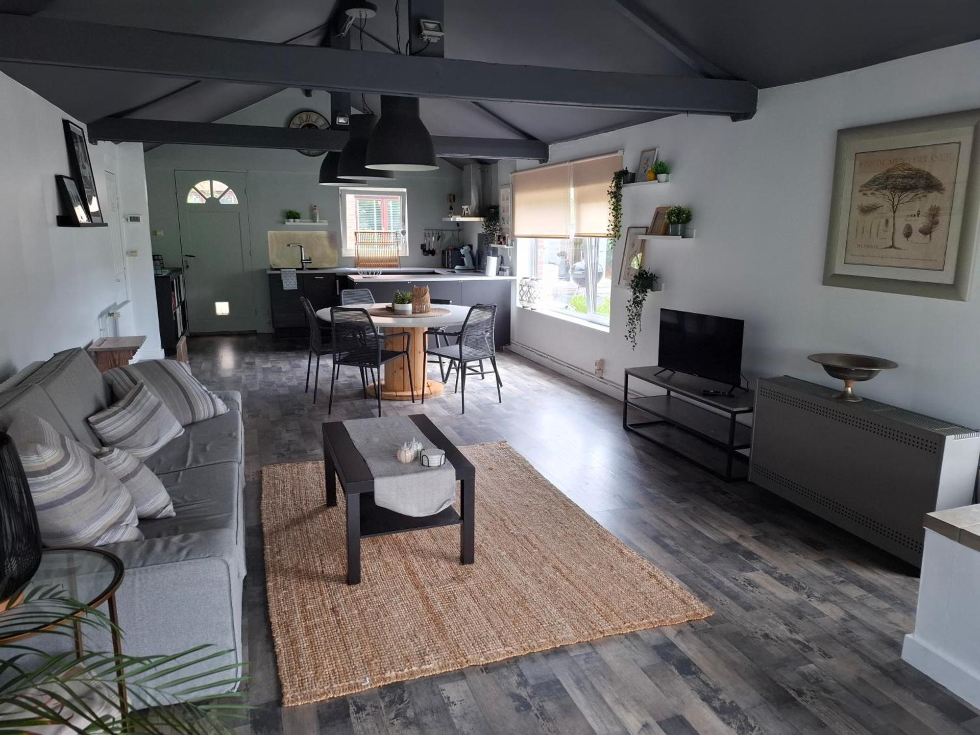 Communal lounge/ TV room