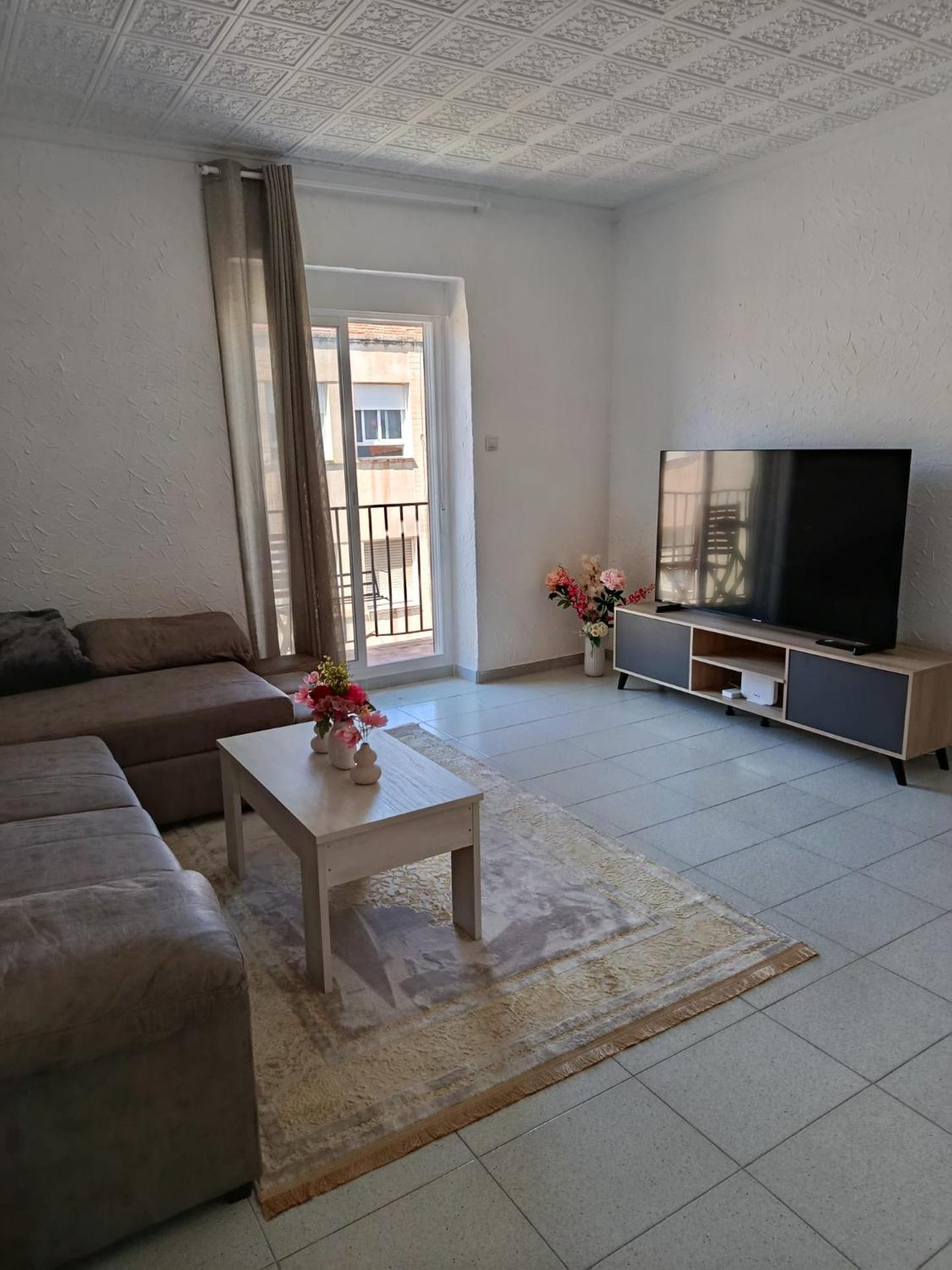 Se alquila habitaciones en piso Compartido SIn ASCENSOR ELDA