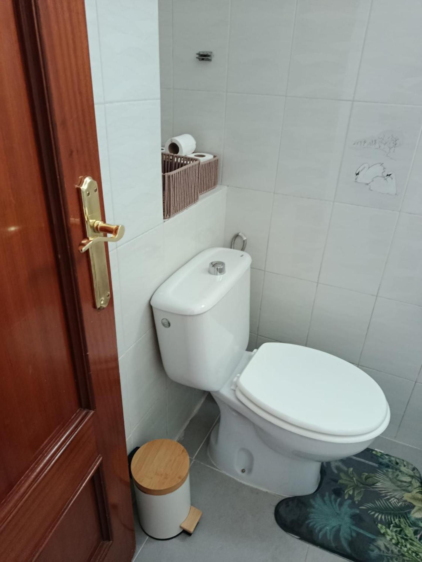 Se alquila habitaciones en piso Compartido SIn ASCENSOR ELDA