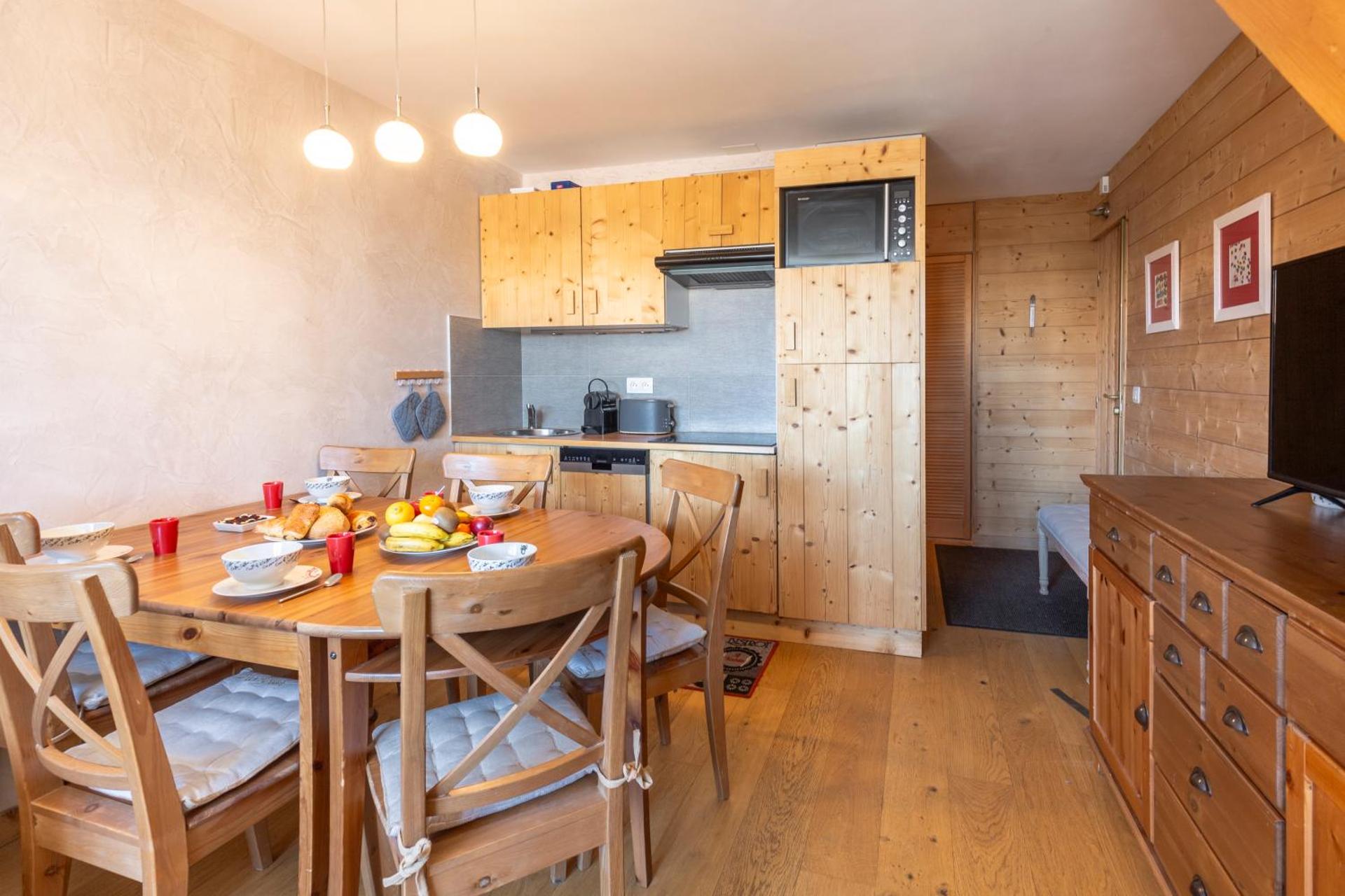 Spacieux Rhodo, 5pers, wifi, local à ski