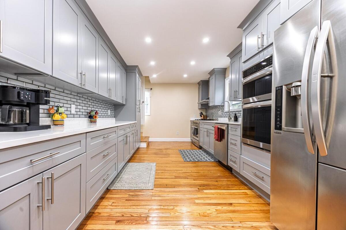 Extremely Spacious Home 10 Mins to The Encore