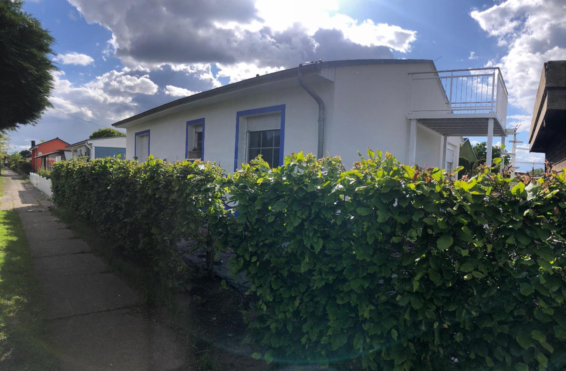Sonniges Strandhaus mit Wasserblick am Haff mit 2 Schlafzimmern für 4 Pers
