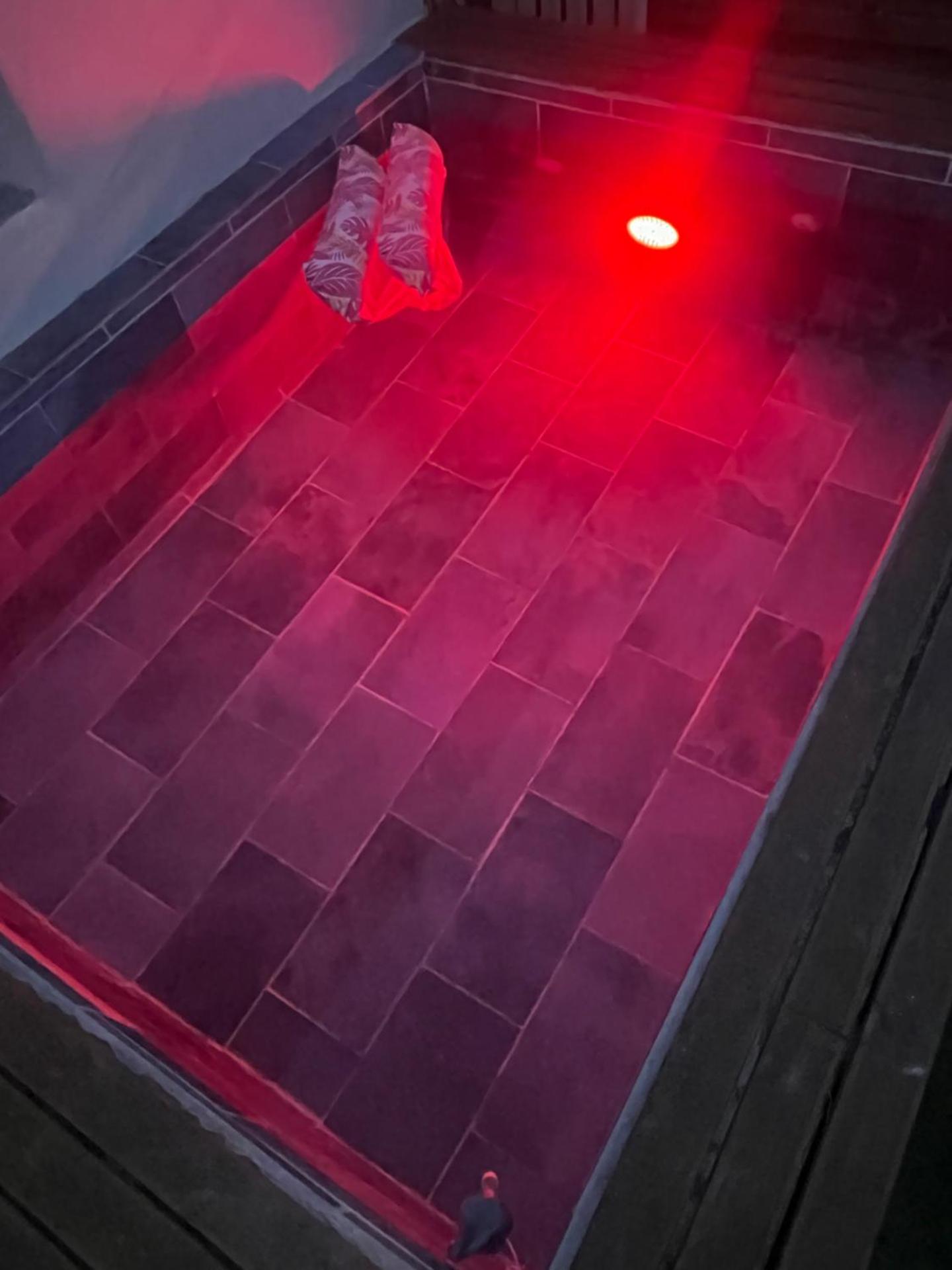 Chambre et Spa Sud Doré avec Piscine en saison