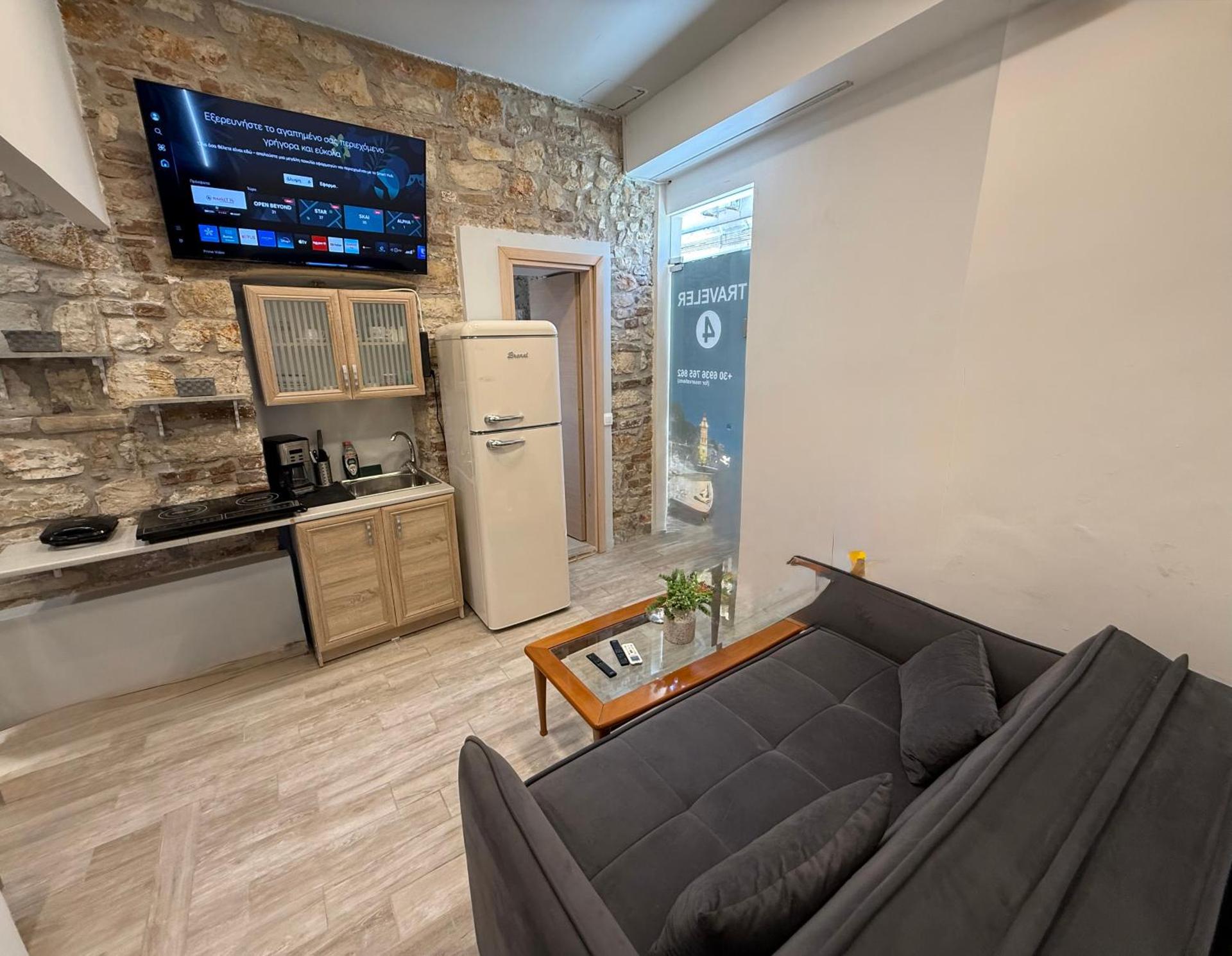 TRAVELLERS CORFU TOWN Luxury Suites, Studios & Apartments