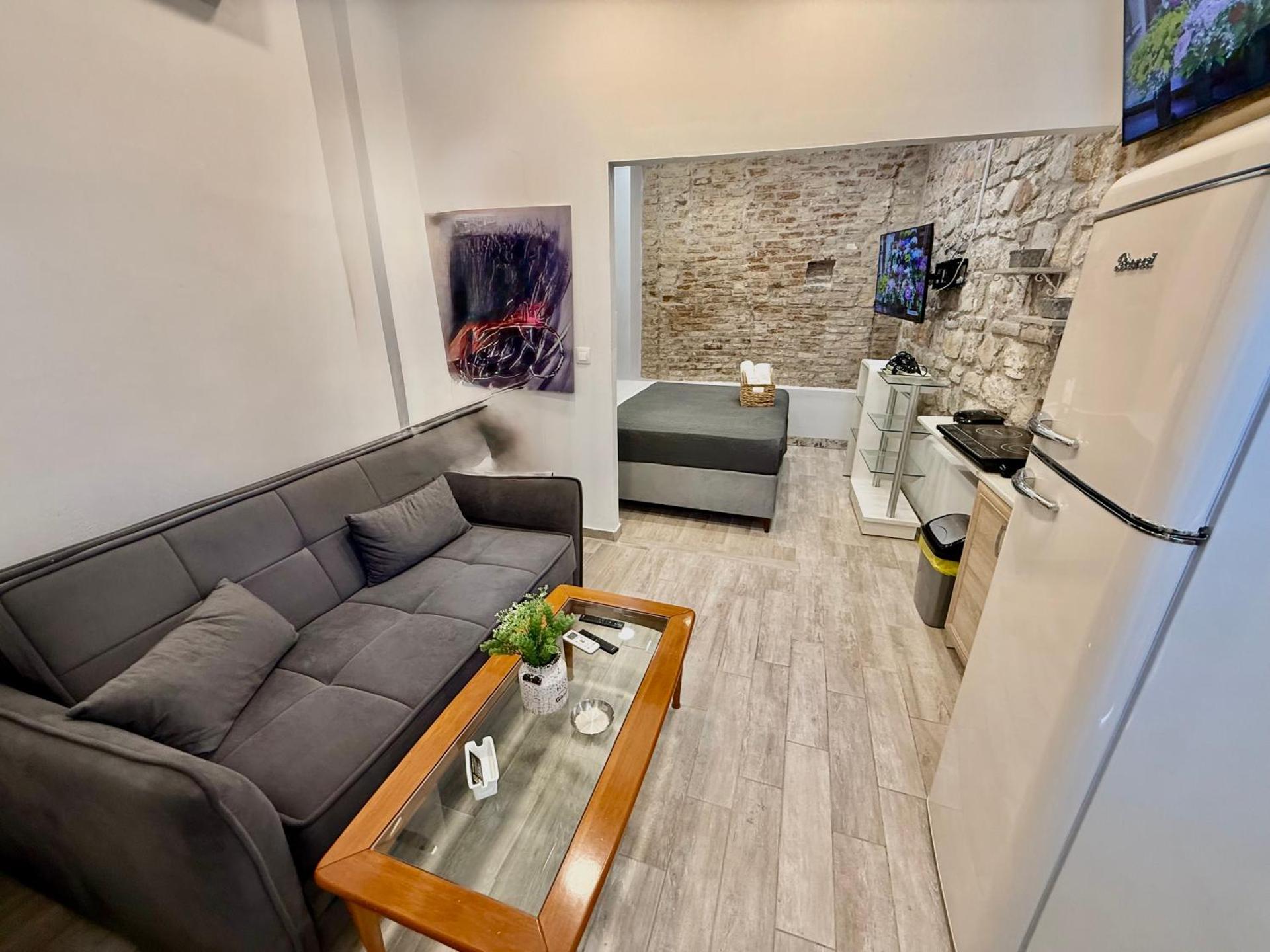 TRAVELLERS CORFU TOWN Luxury Suites, Studios & Apartments