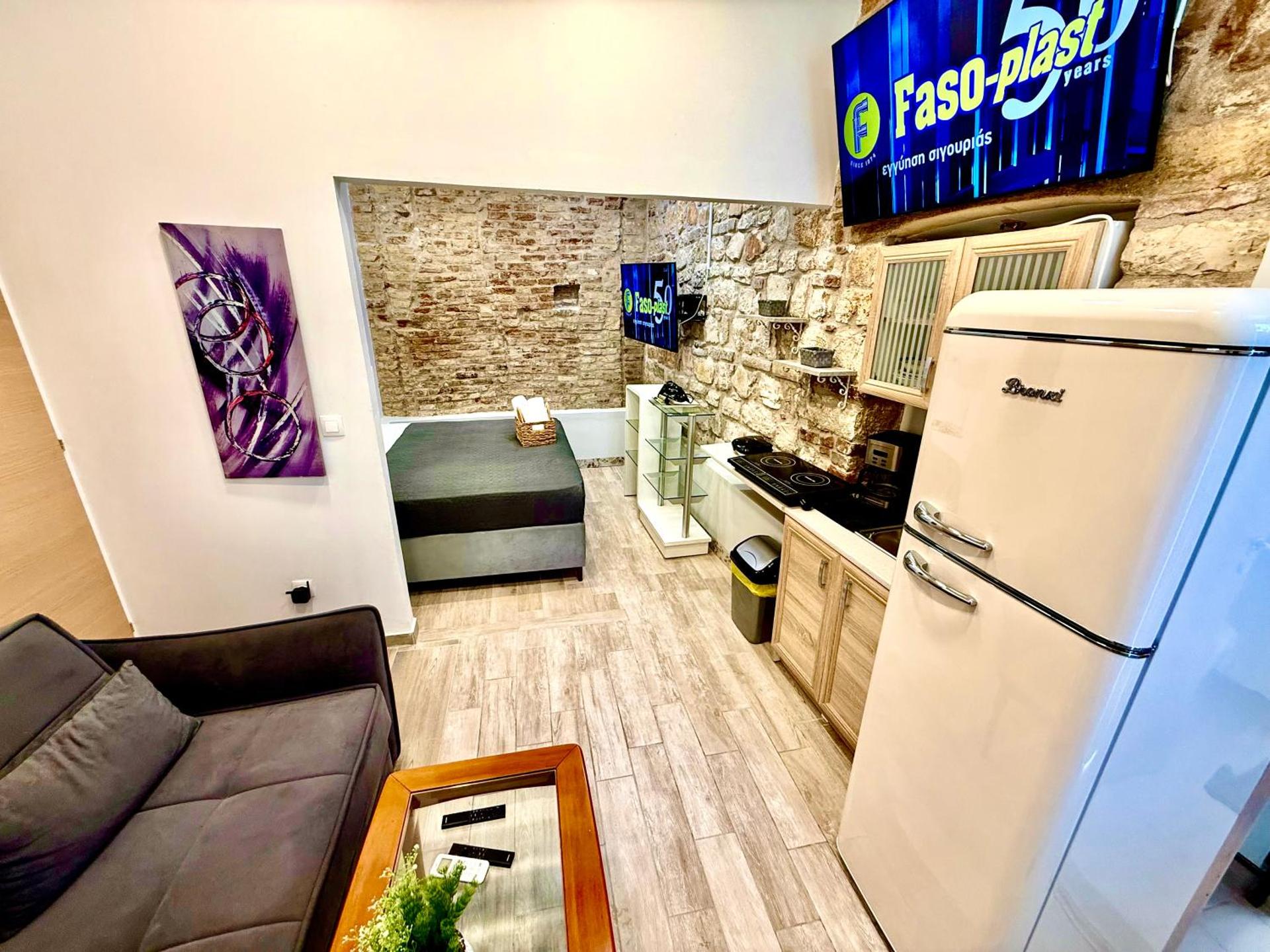 TRAVELLERS CORFU TOWN Luxury Suites, Studios & Apartments