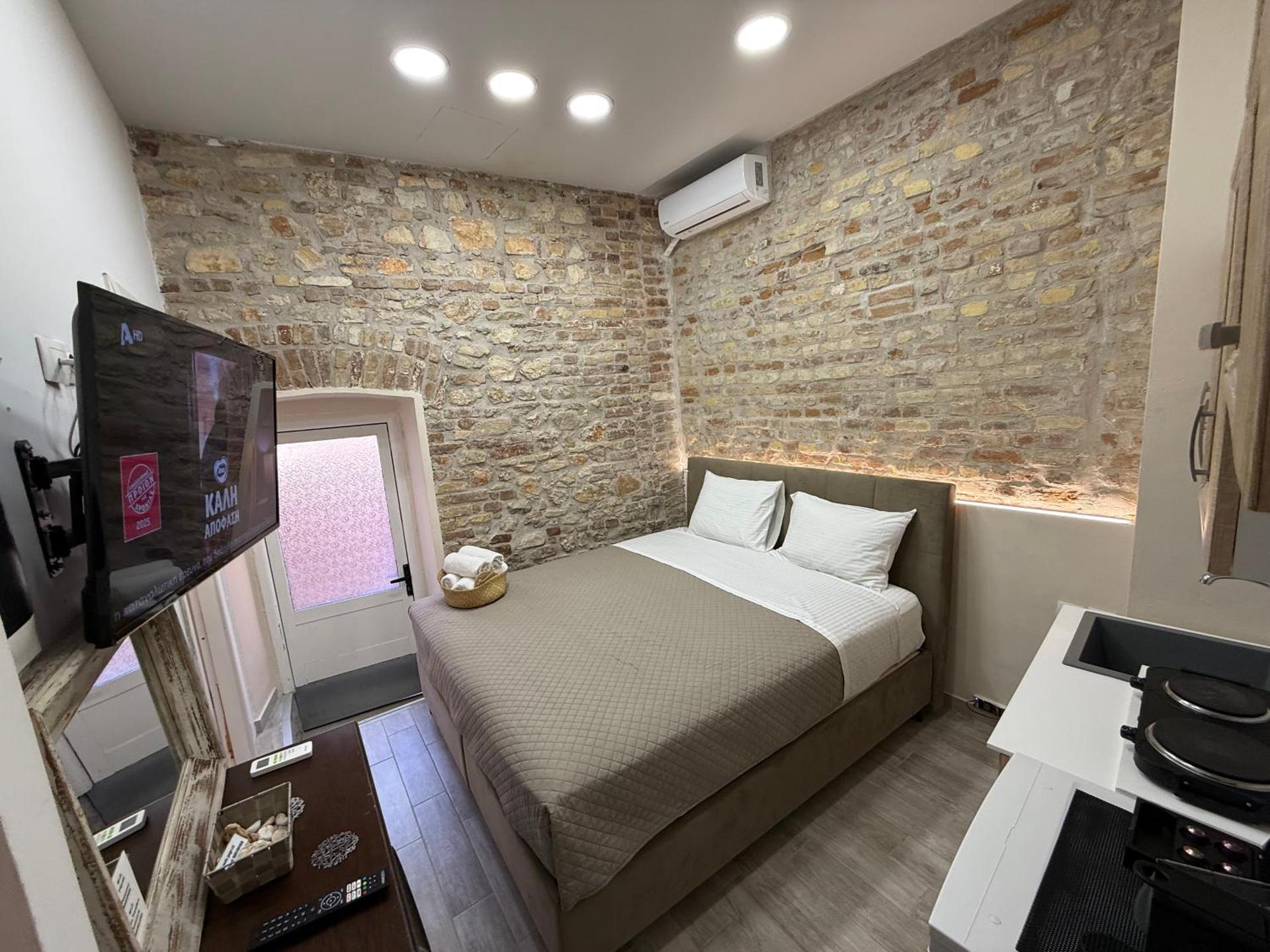 TRAVELLERS CORFU TOWN Luxury Suites, Studios & Apartments