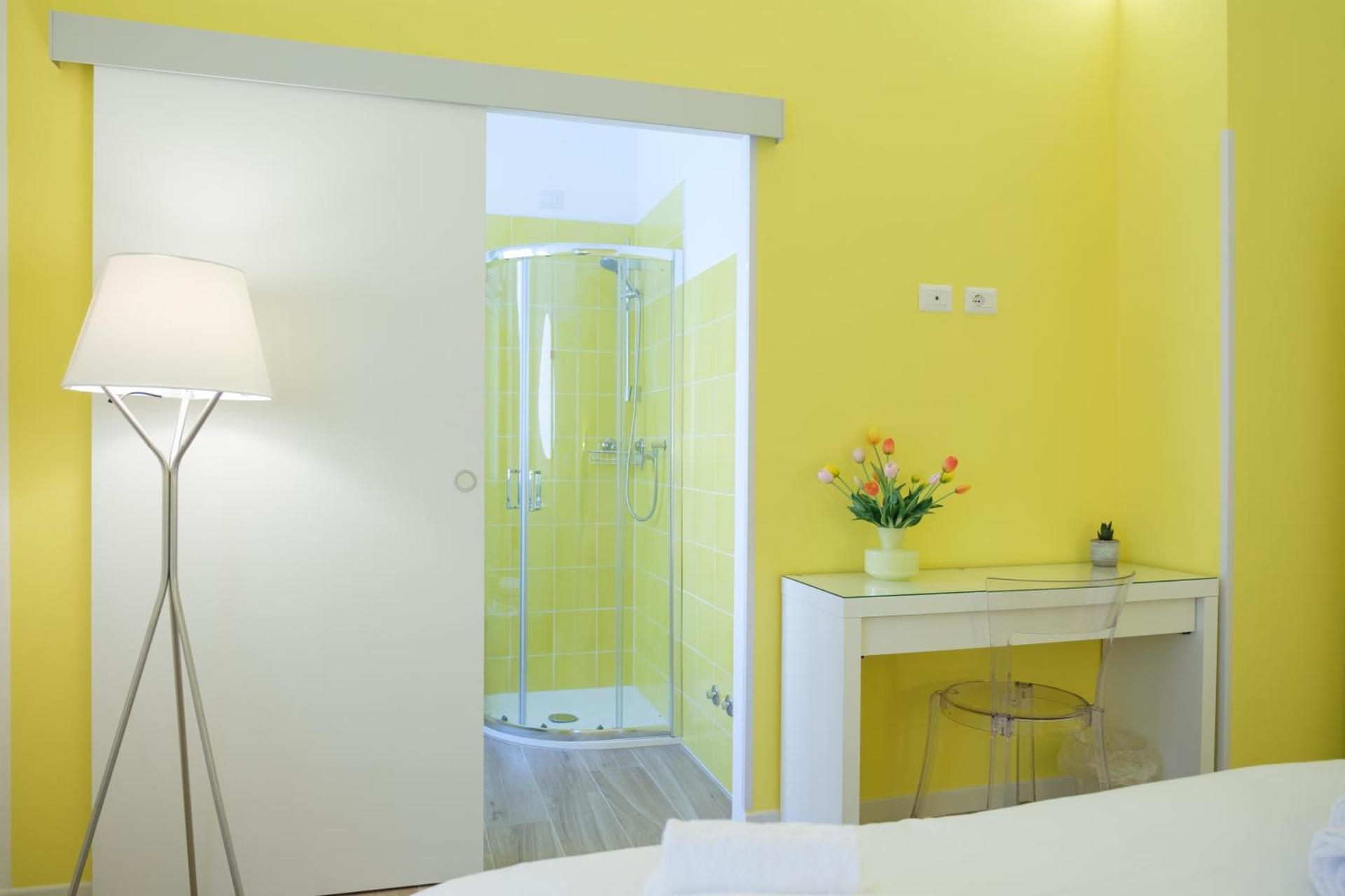 RainbHome Colourful Roman Suites