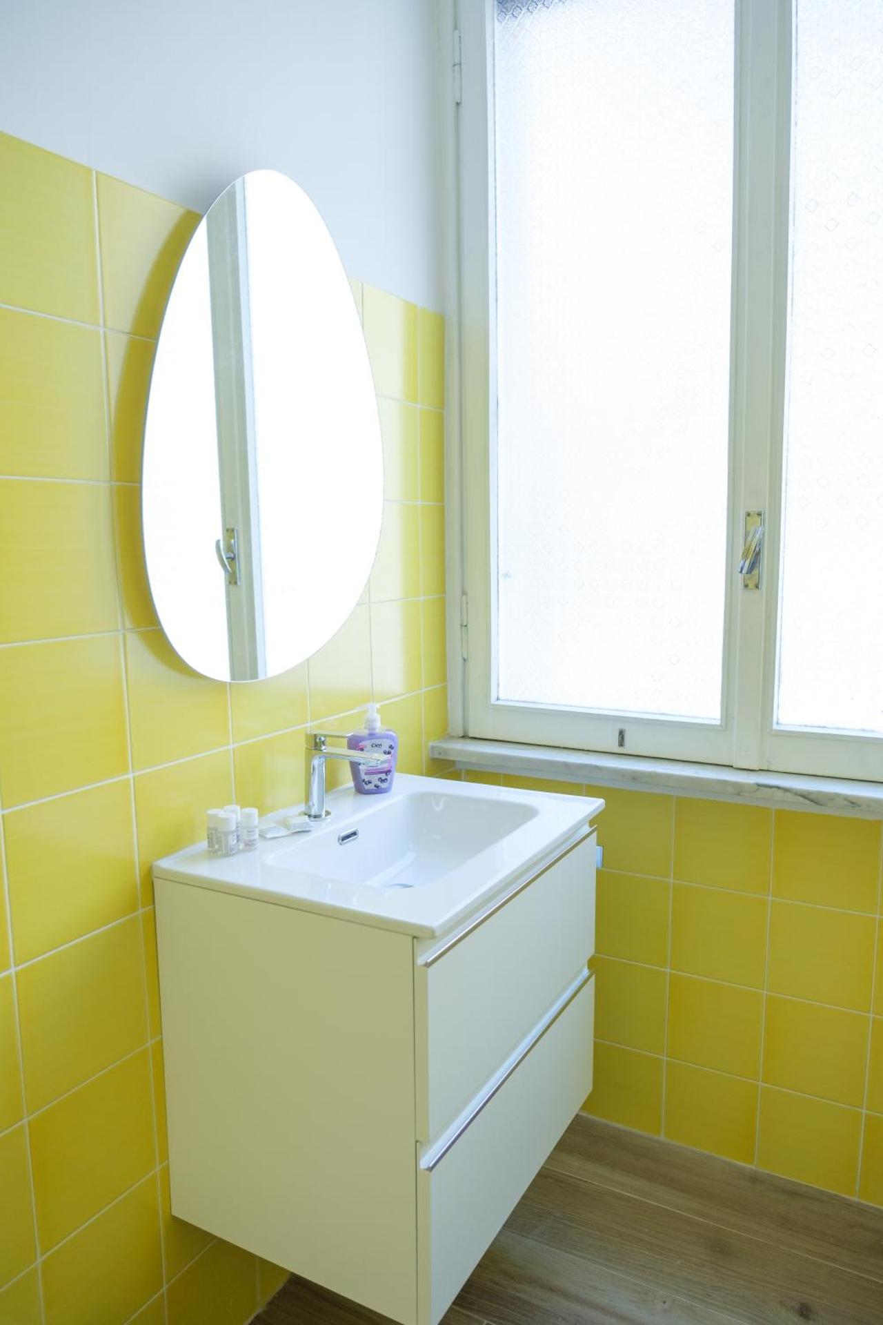 RainbHome Colourful Roman Suites