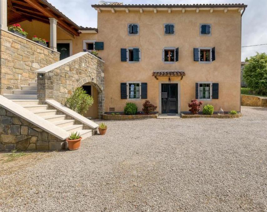 Holiday House Kapitani