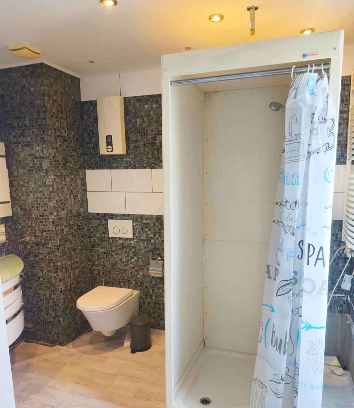 Two-Bedroom Apartment for Tradesmen