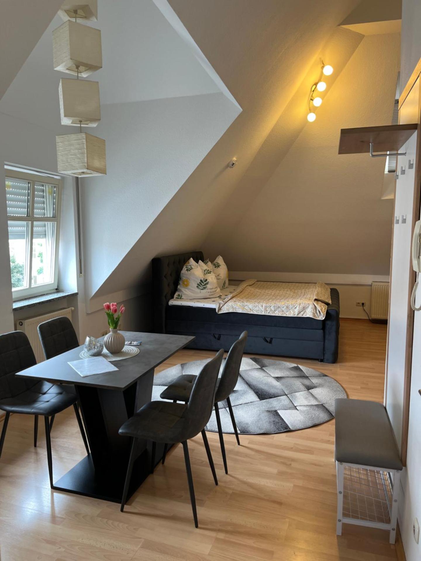 Zimmer zum vermieten direkt an der Donau und am Schloss