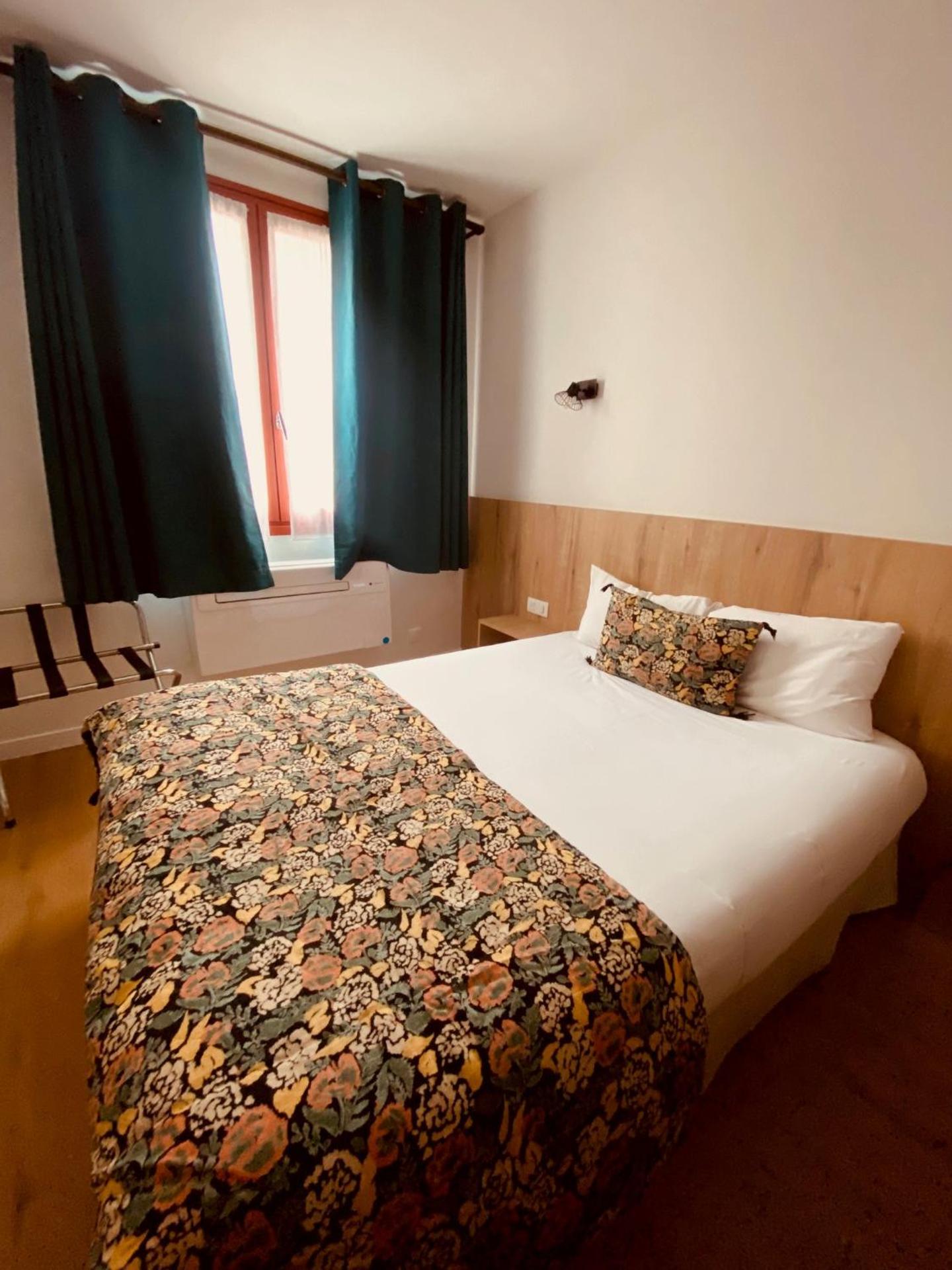 Small Double Room (1 Person)