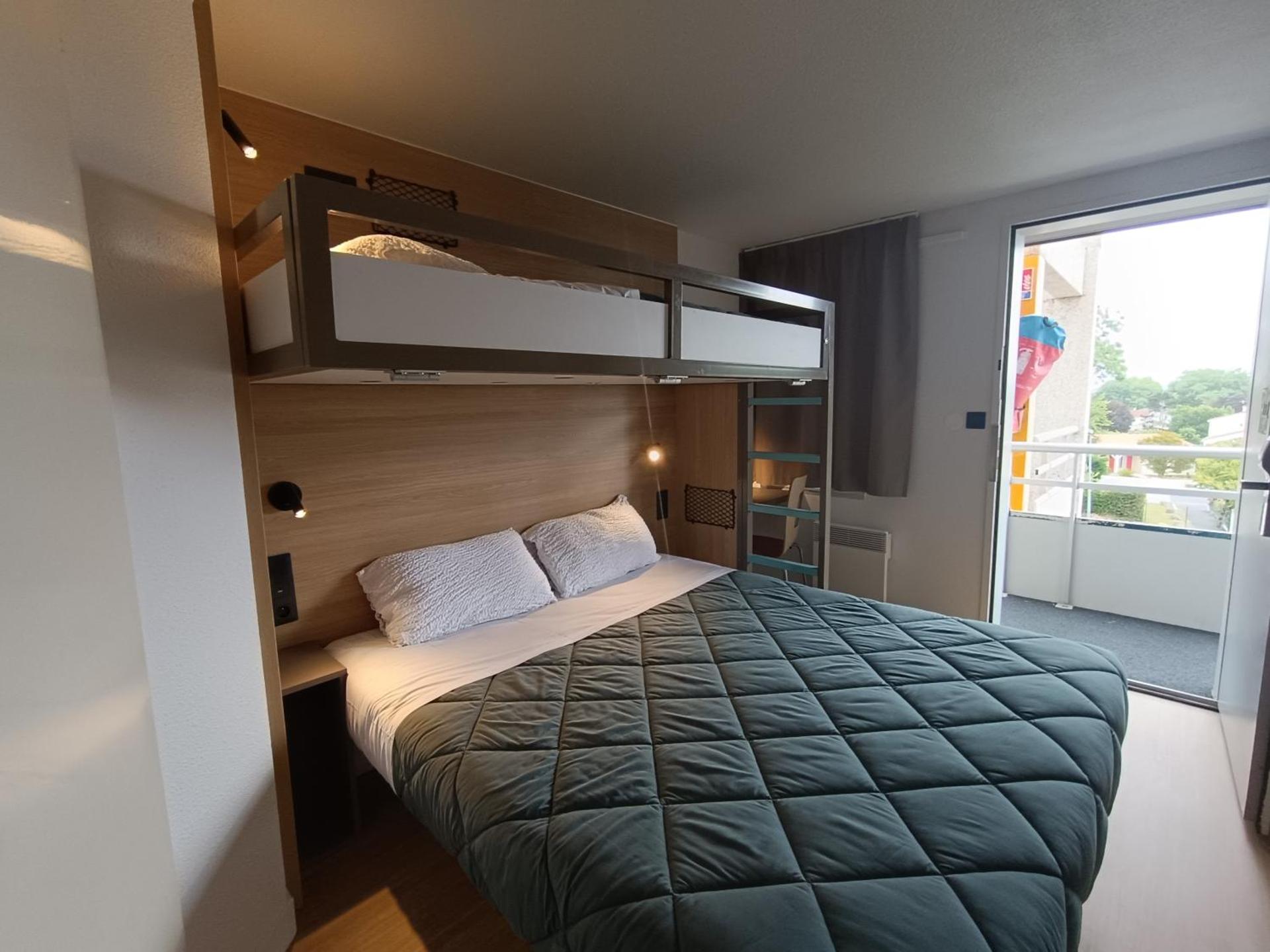 Triple Room - 1 Double Bed 1 Bunk Bed