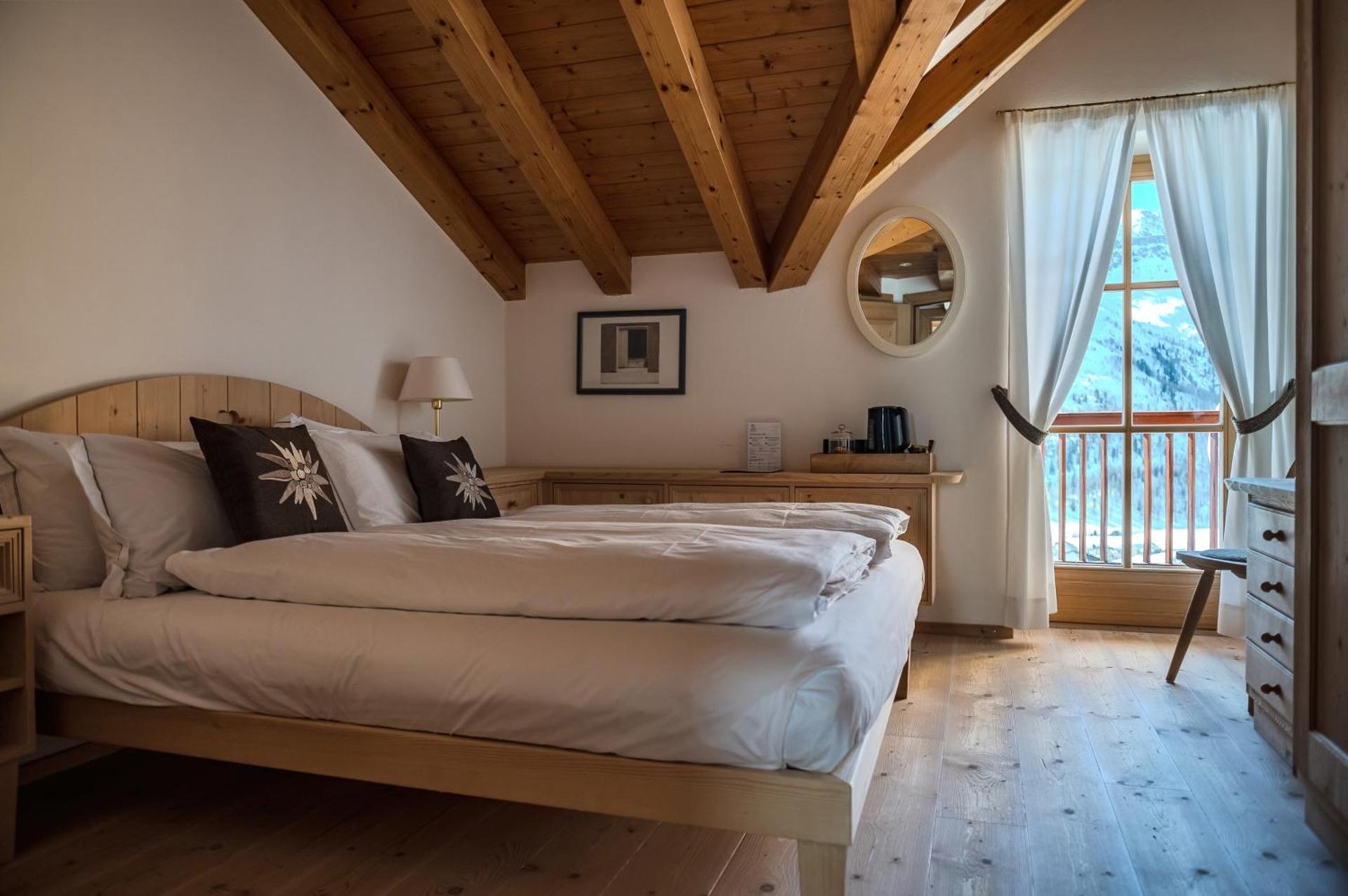 Quadruple Room with Mountain View