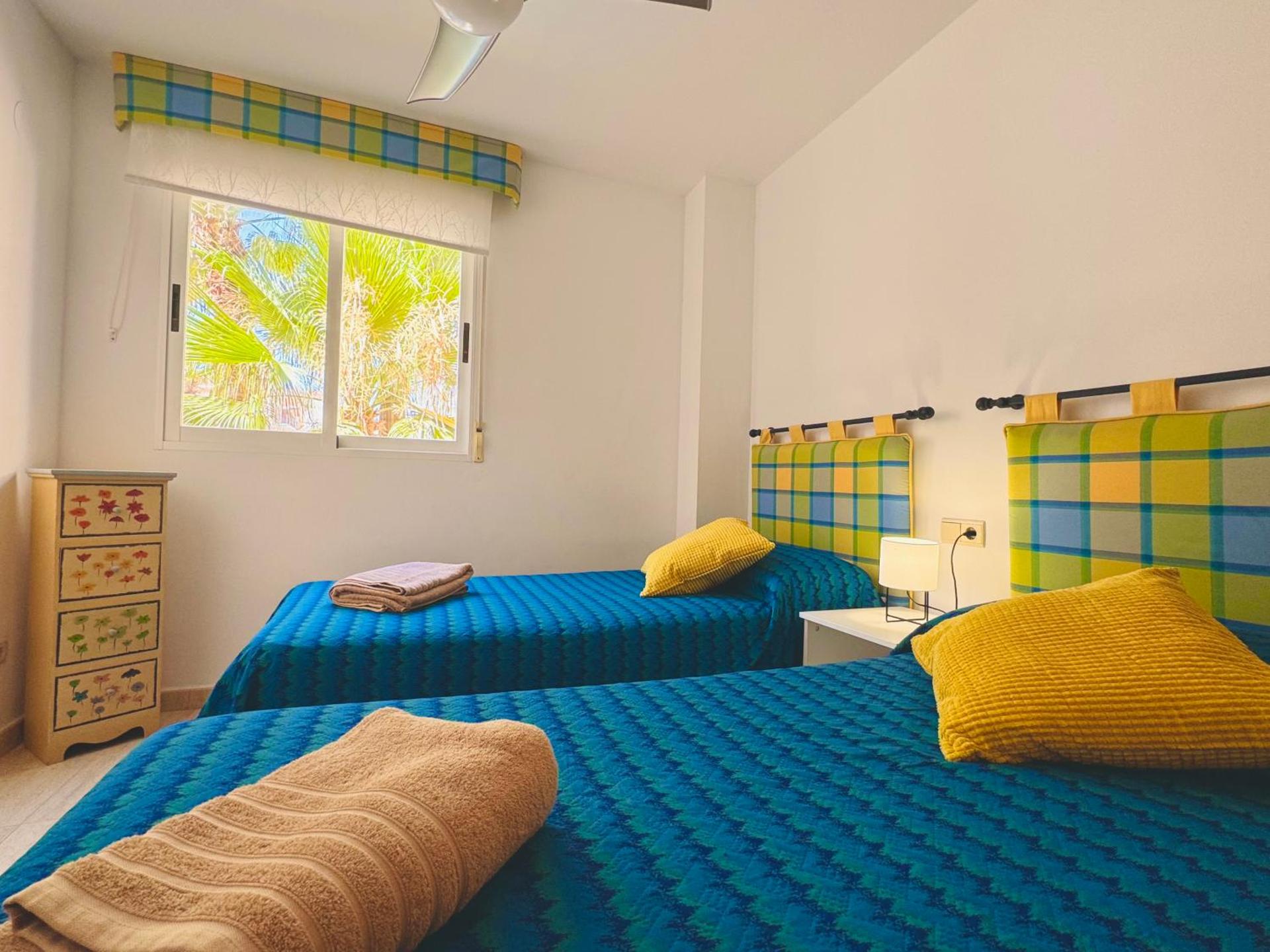 .Apartamento 1a linea de playa + piscina + parking DAIMUS