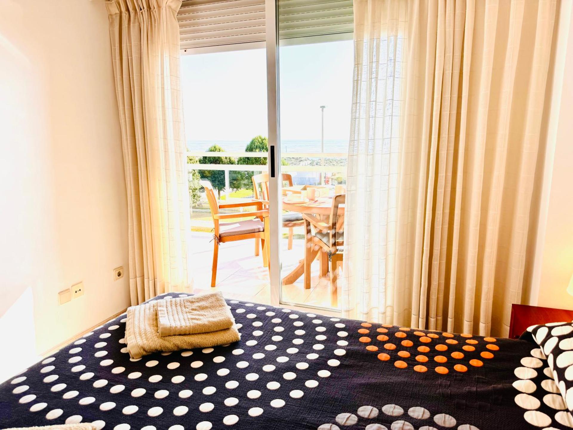 .Apartamento 1a linea de playa + piscina + parking DAIMUS