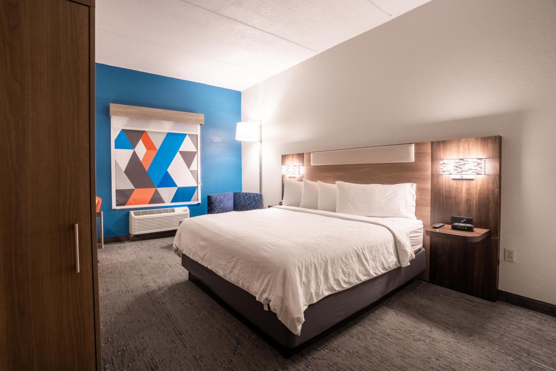 King Room - Mobility Access/Hearing Accessible