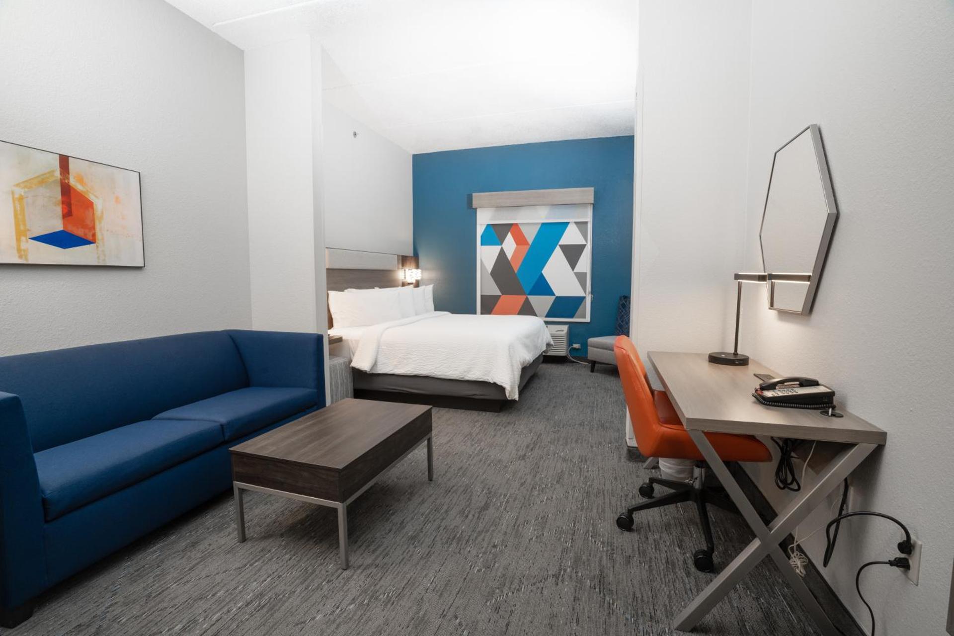 One-Bedroom King Suite