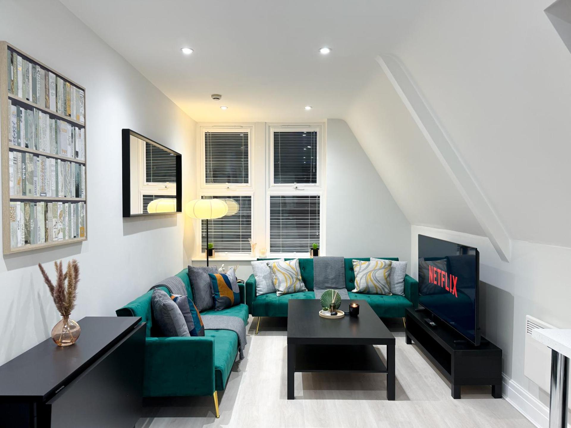 Modern & Relaxed 2 Bed Apartment Near City Centre