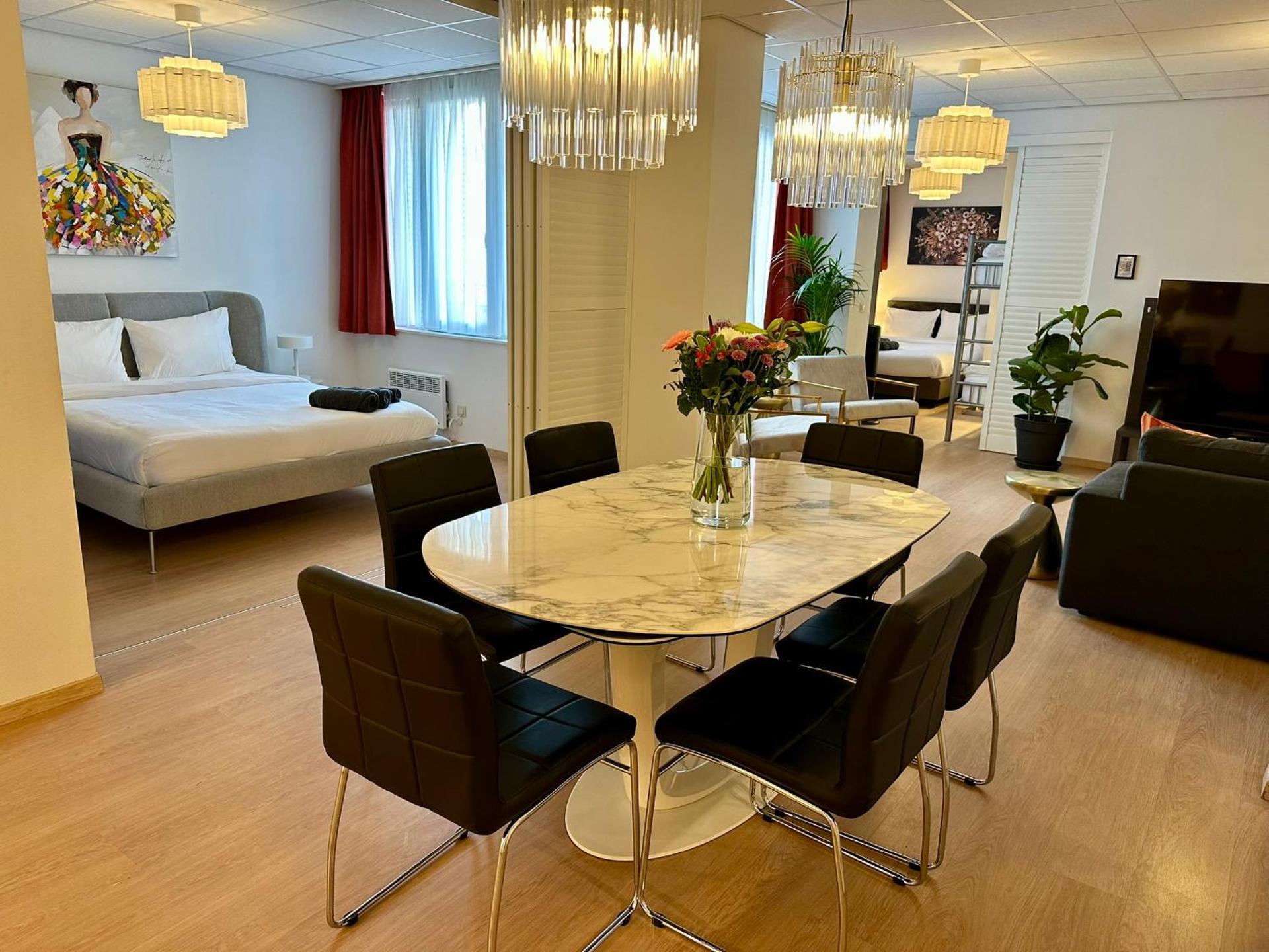 Grand Place - Prime Location 2 Bedroom Apartment
