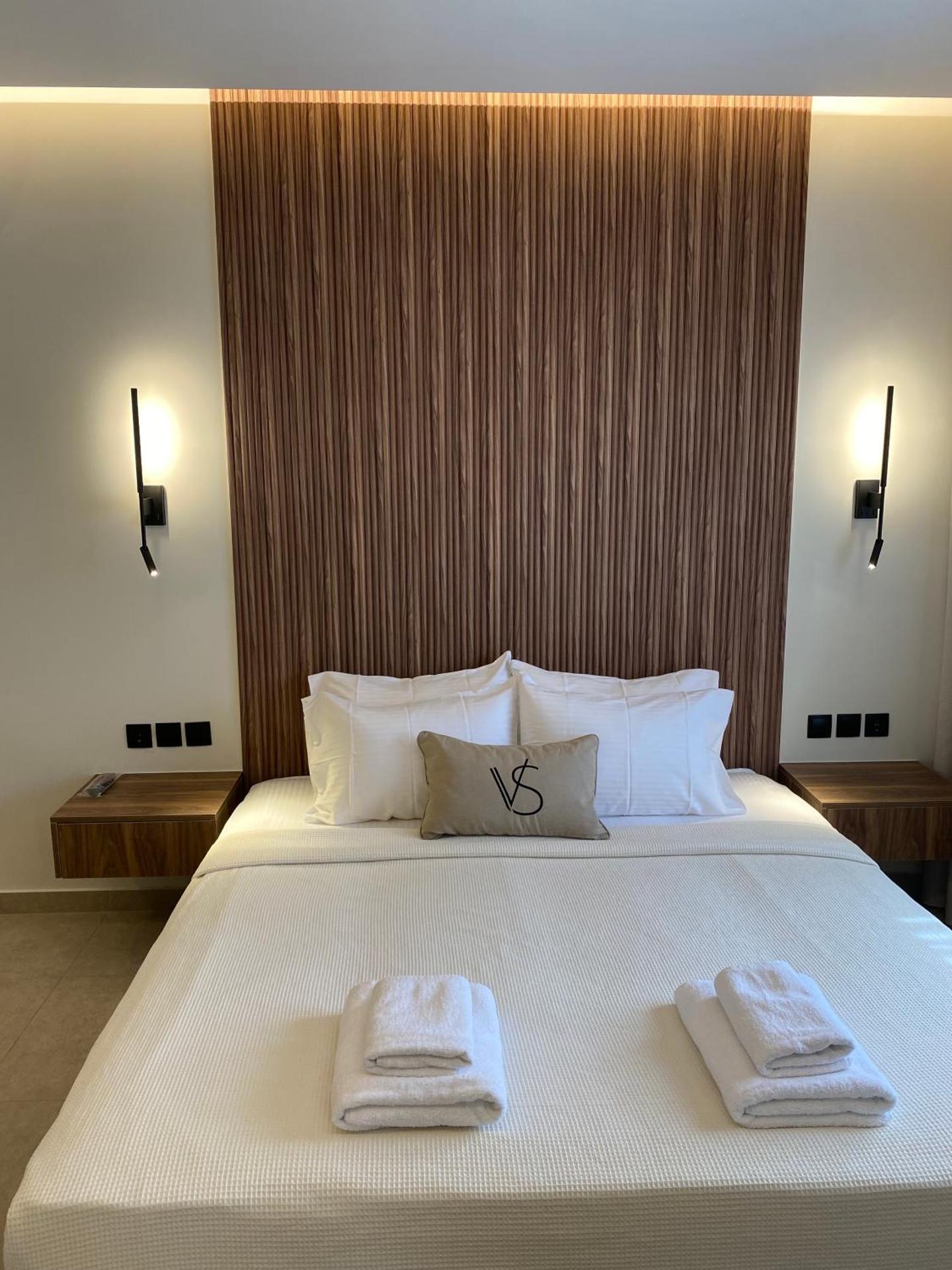 VASILAS Luxury Rooms & Suites