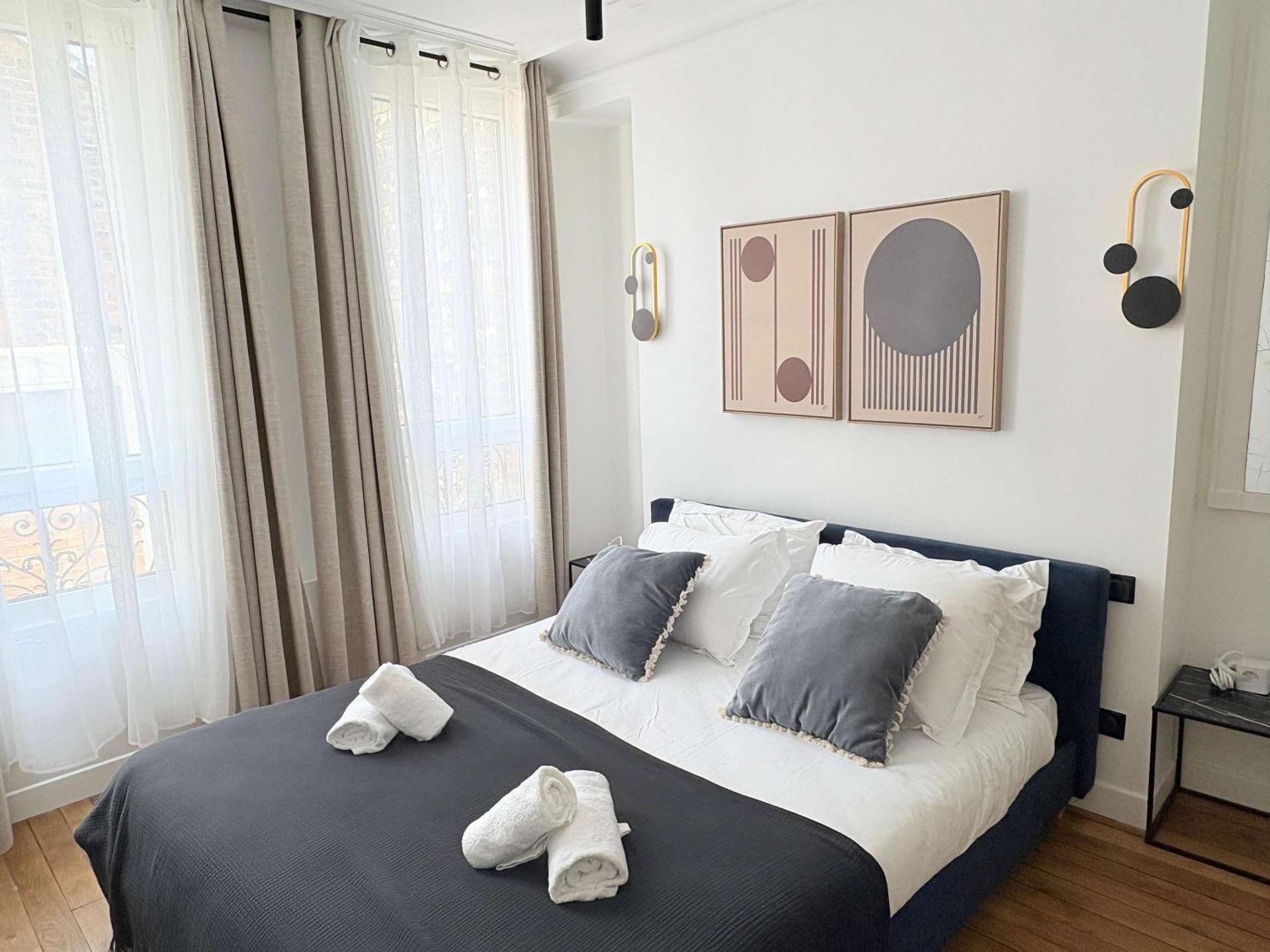 Golden Triangle AC by Melvane