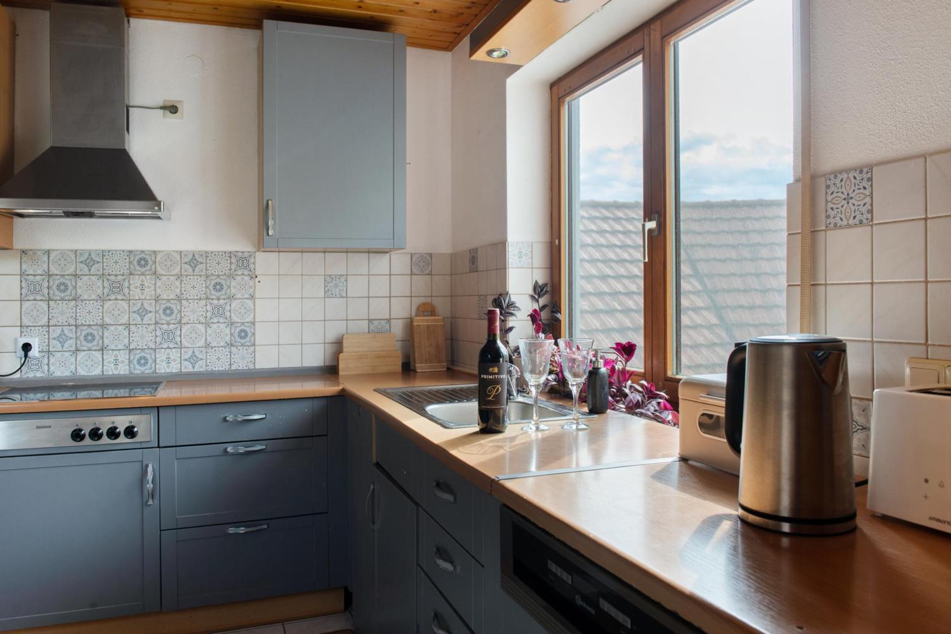 Kitchen or kitchenette