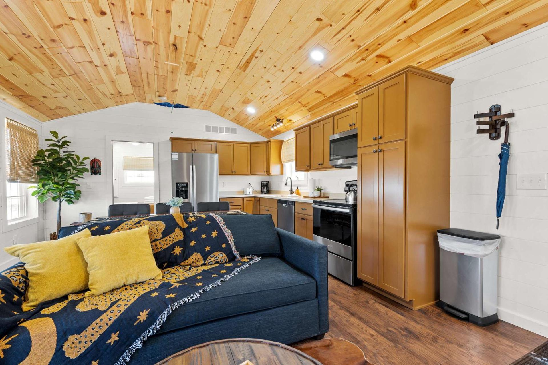 The Lodges at Eden Reserve - Pet Friendly Cabins Near Ark