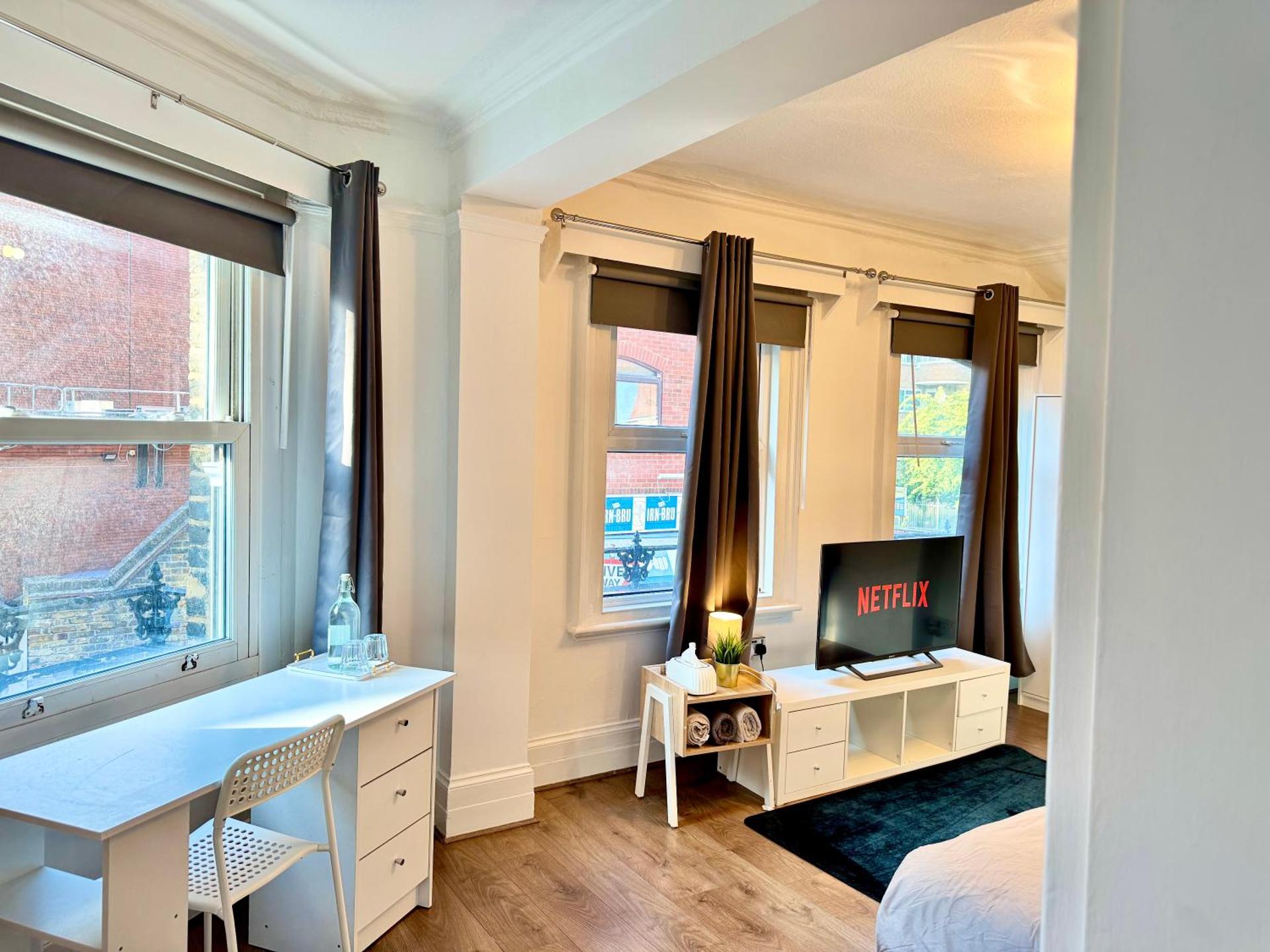 The Prestige Suite - London