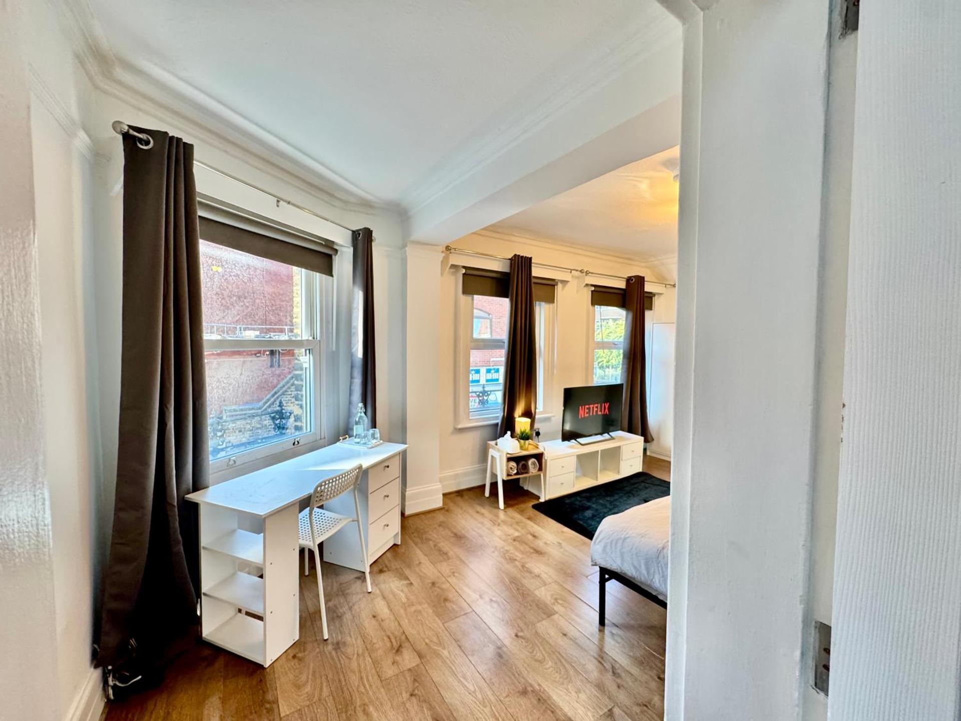 The Prestige Suite - London