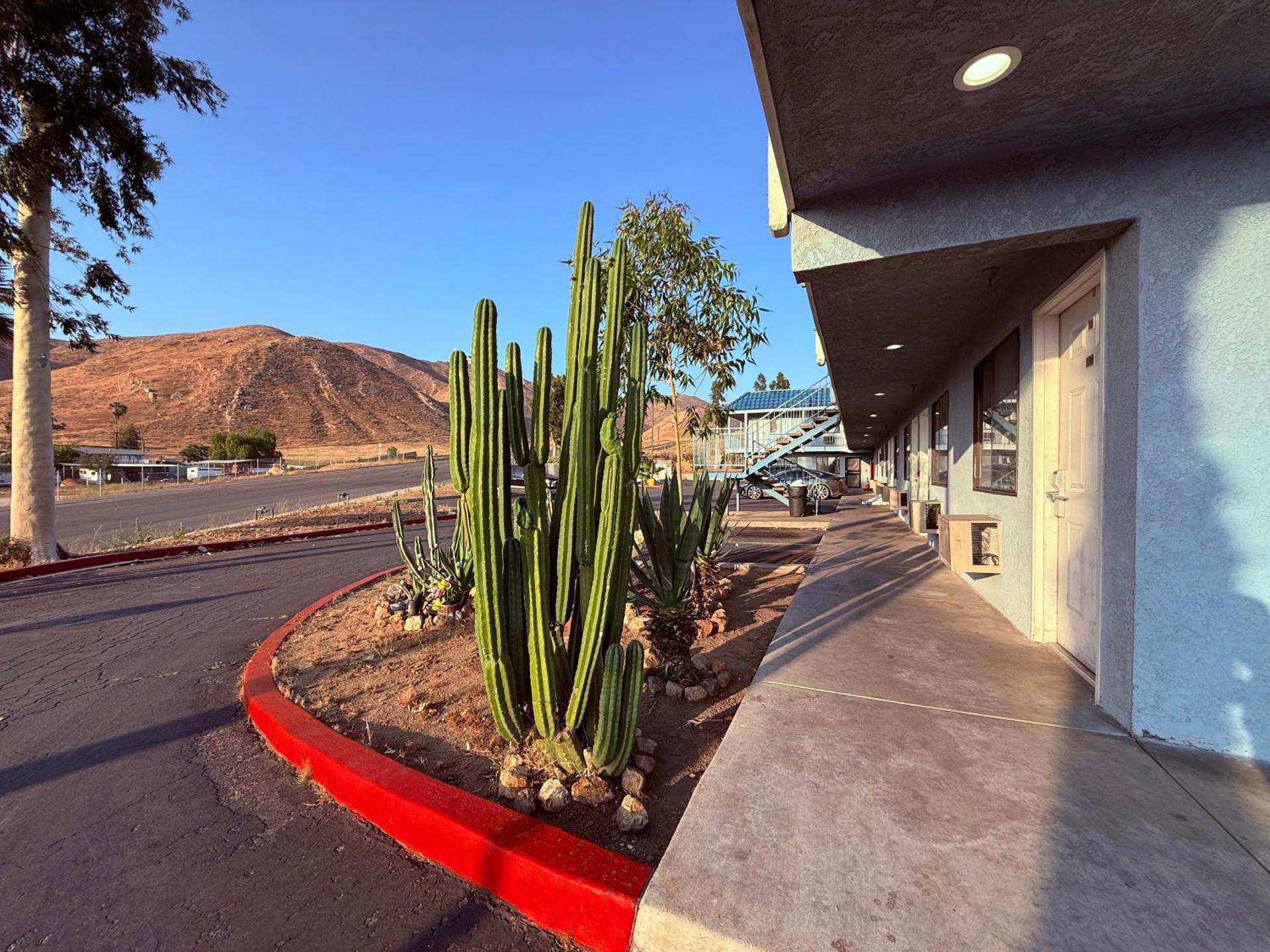 Circle Inn Hotel - Jurupa Valley Riverside 60 Fwy