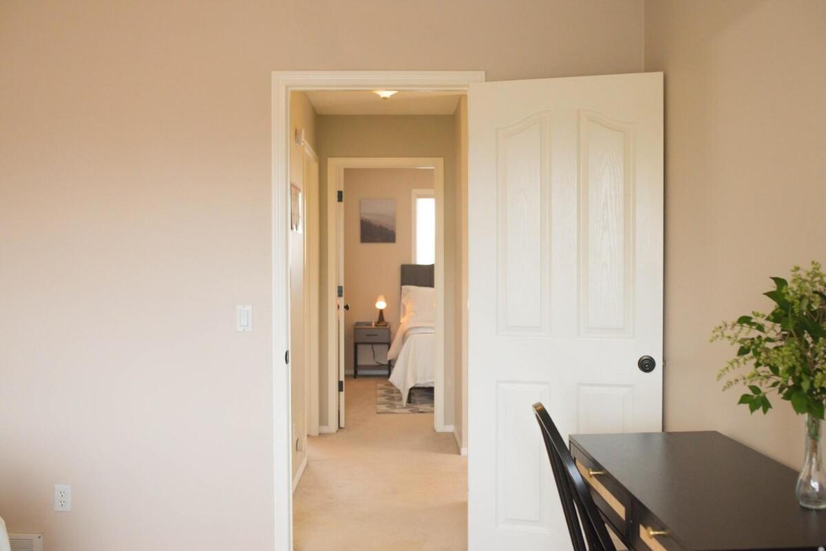 Cozy Calgary Hideaway