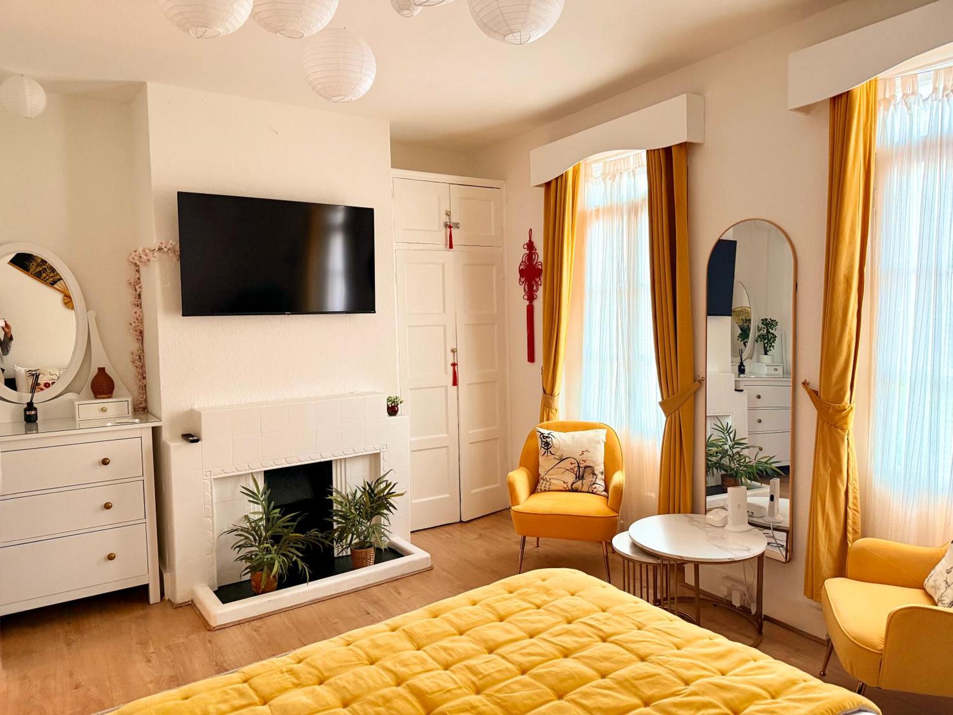 Candy Cafe Apartment