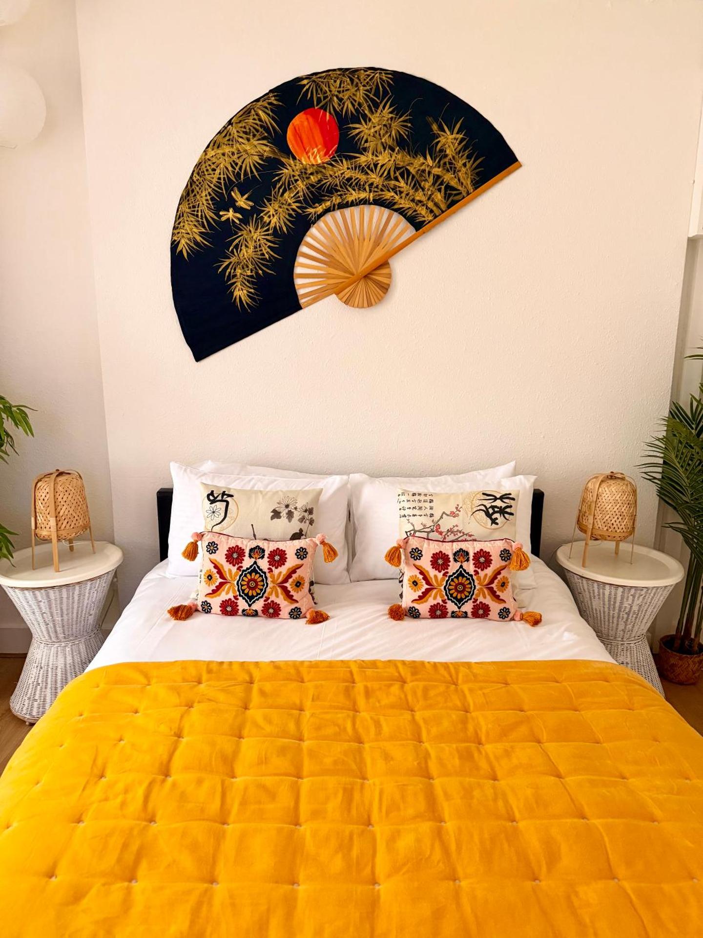 Candy Cafe Apartment